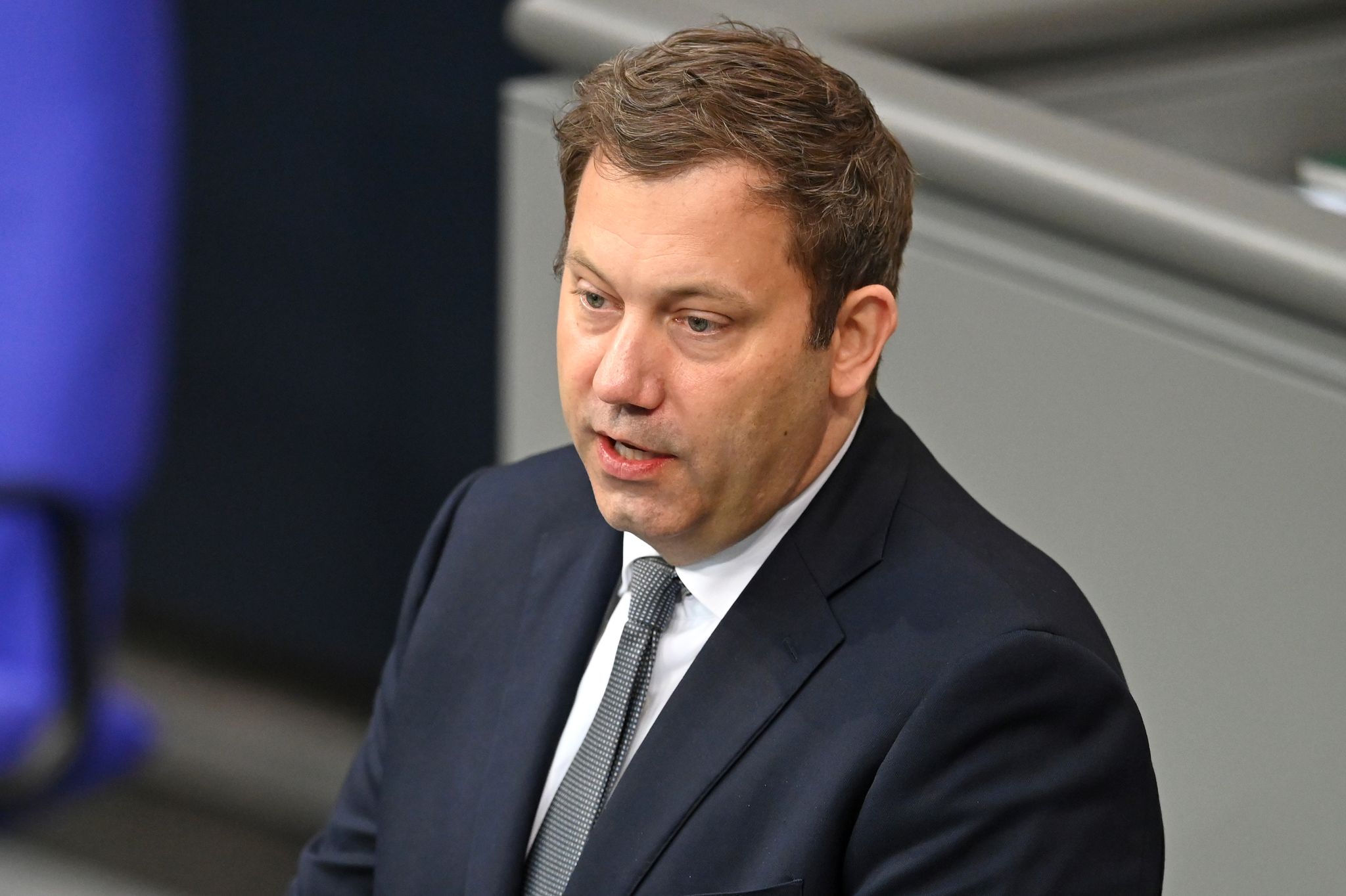 SPD-Chef Lars Klingbeil glaubt an eine zeitnahe Einigung im Streit über einen neuen Wehrdienst. (Archivbild)