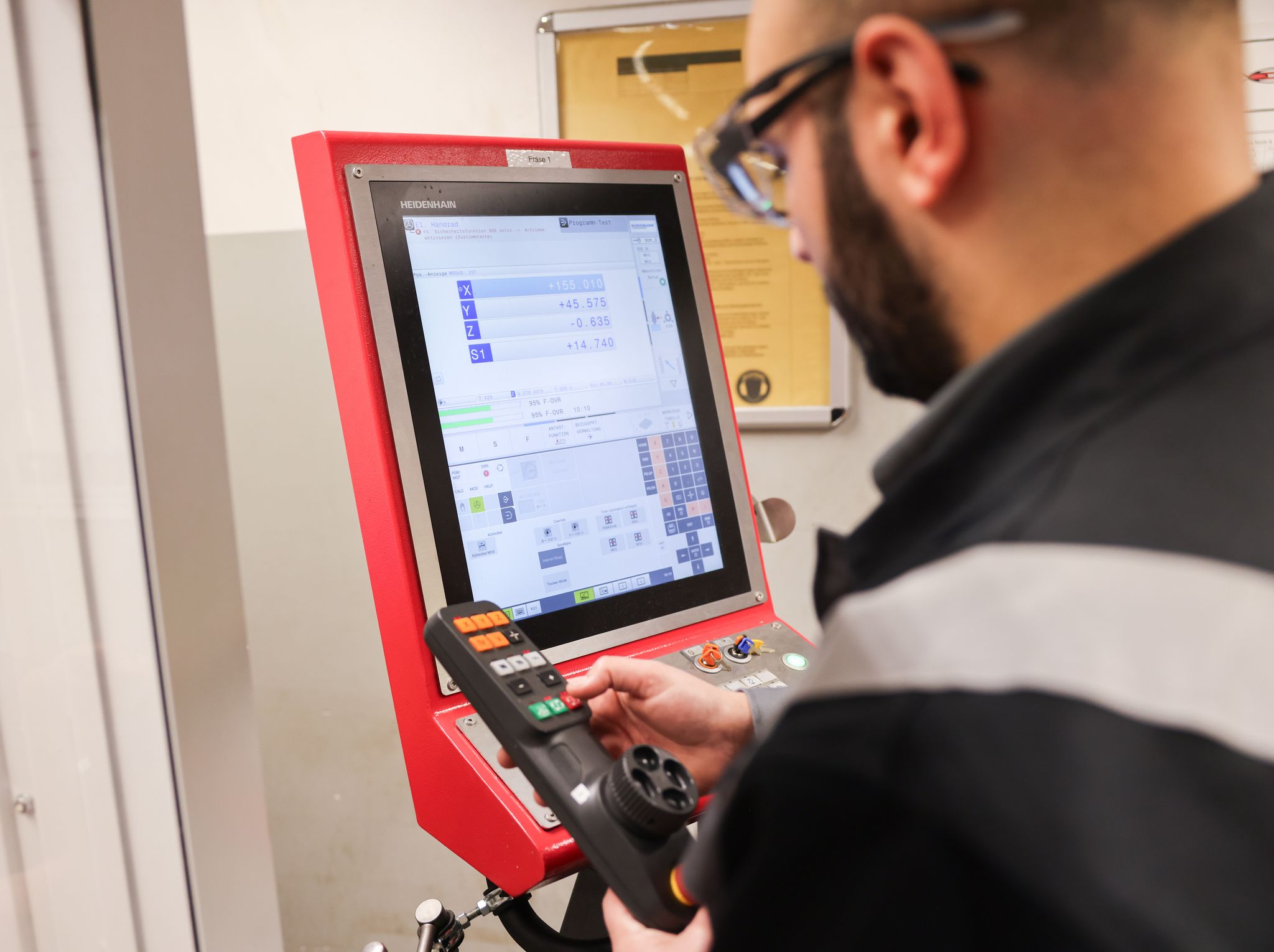 Ein syrischer Auszubildender in Deutschland. (Archivfoto aus Schleswig-Holstein)