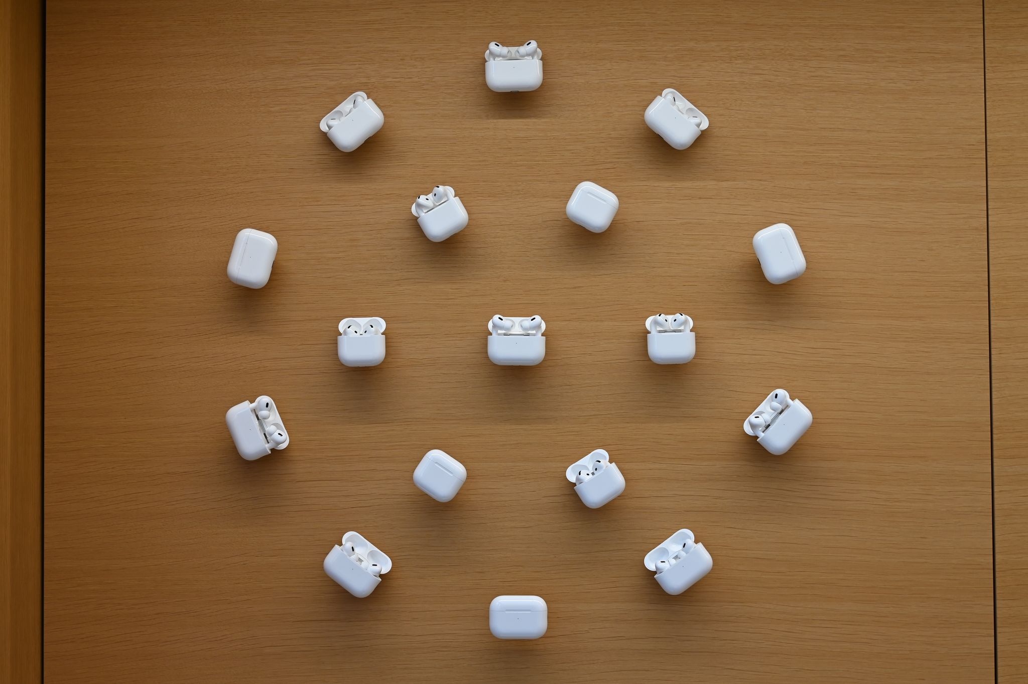 Nutzer in der EU bekommen die Live-Übersetzungsfunktion später in ihre AirPods. (Archivbild)