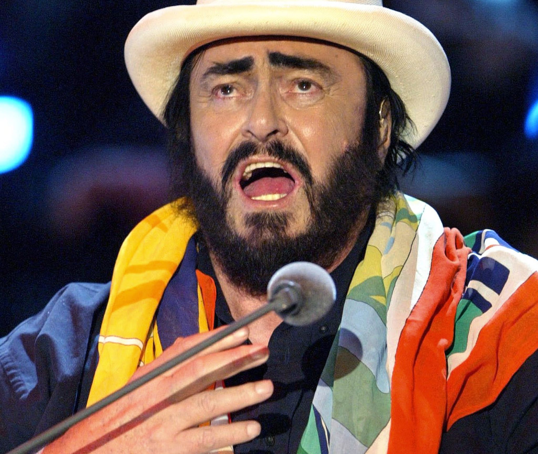 Der echte Luciano Pavarotti - 2003 bei einem «Wetten, dass..?»-Auftritt. (Archivbild)