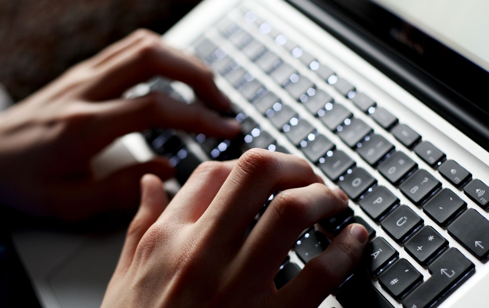 Der verstärkte Einsatz von KI könnte laut der Studie das Bruttoinlandsprodukt jährlich um 0,8 Prozentpunkte wachsen lassen.