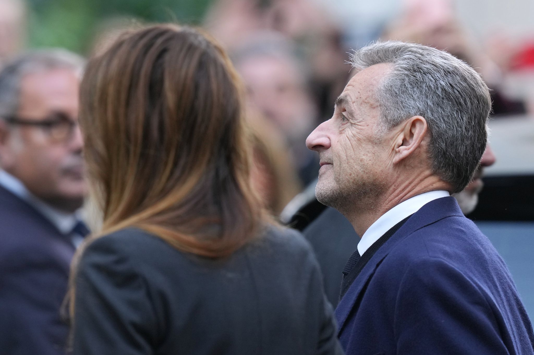 Frankreichs inhaftierter Ex-Präsident Sarkozy kann das Gefängnis unter Auflagen verlassen. (Archivbild)
