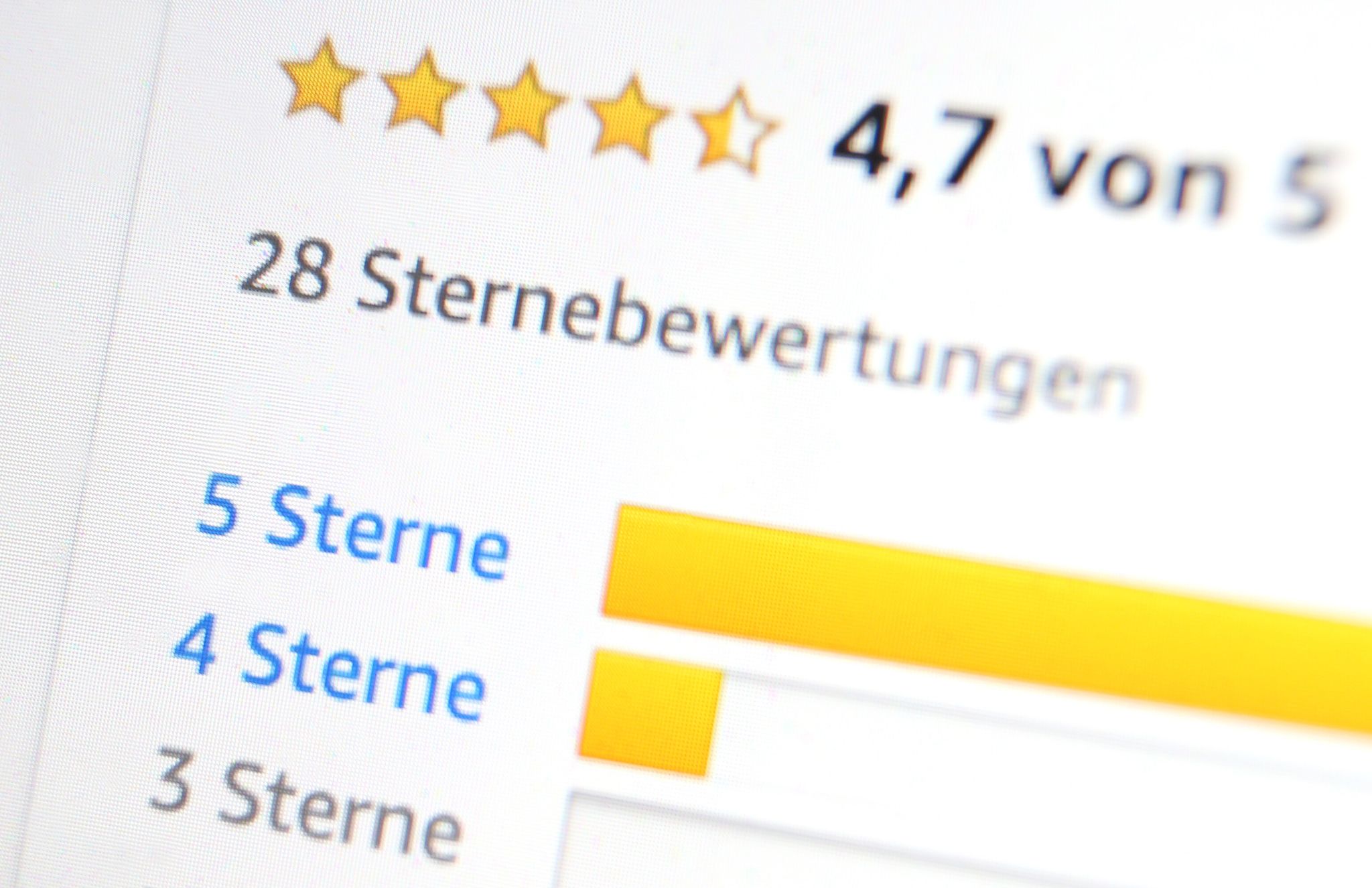 Bewertungen auf Webseiten sind ohnehin mit Vorsicht zu genießen. Online-Händler müssen zudem darauf hinweisen, wie die Bewertungen zustanden kommen.