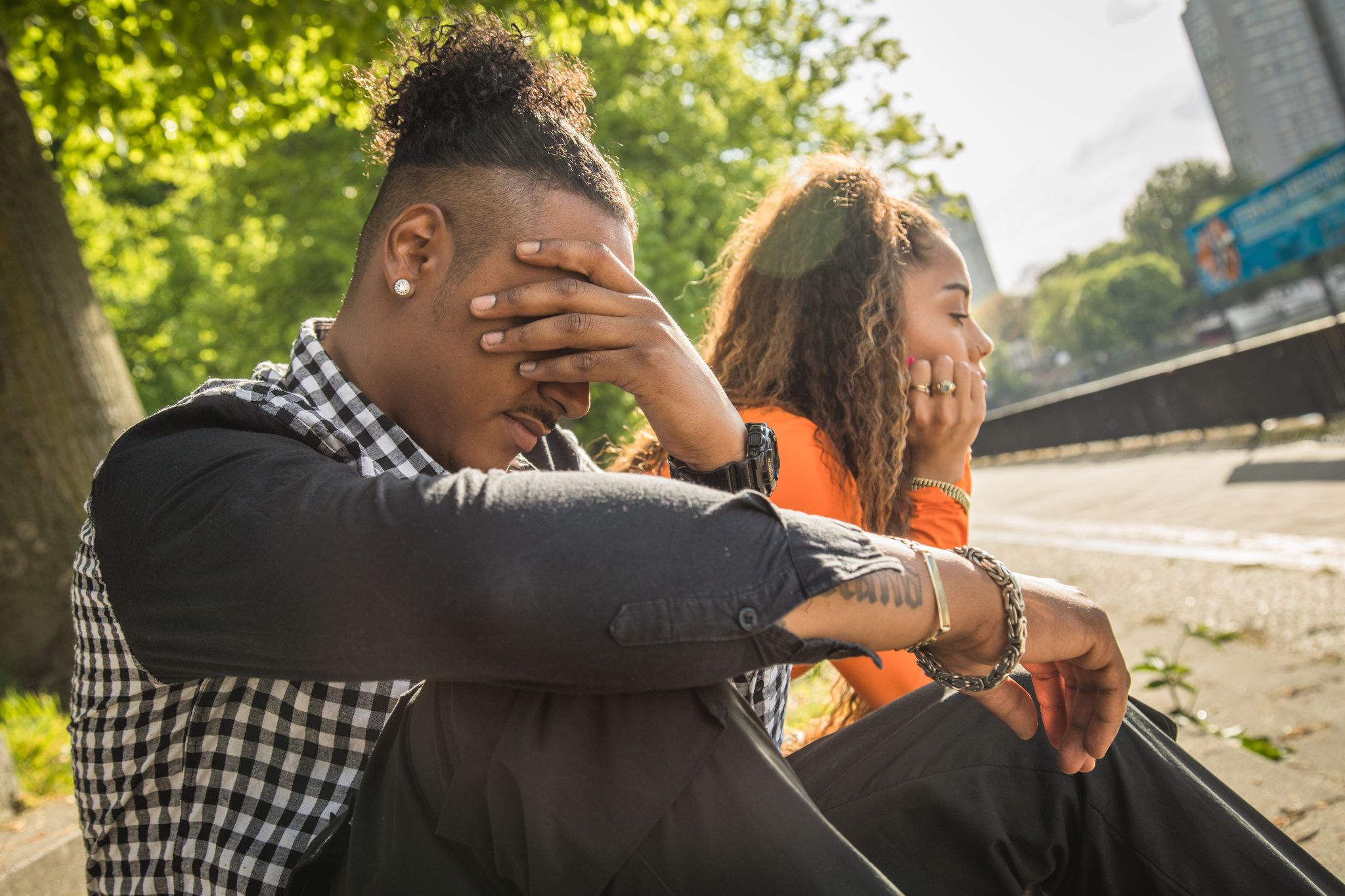 Die Trennung ist nicht mehr zu vermeiden: Für beide beginnt ein Leidensweg. Frauen hilft das Reden darüber. Das sollten auch Männer tun - doch die verdrängen meist eher.