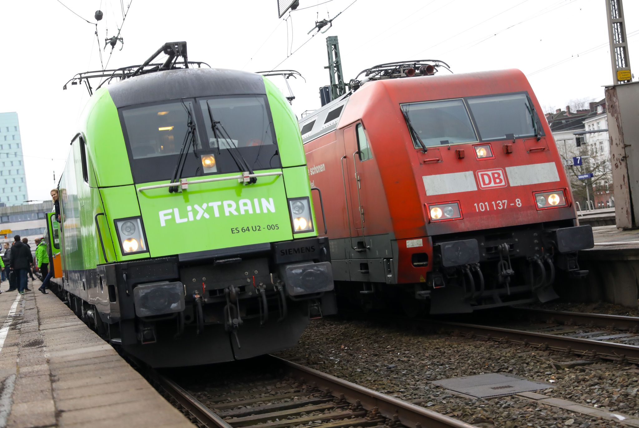 Gleis an Gleis: Flixtrain und die dominierende Konkurrenz Deutsche Bahn. (Archivbild)