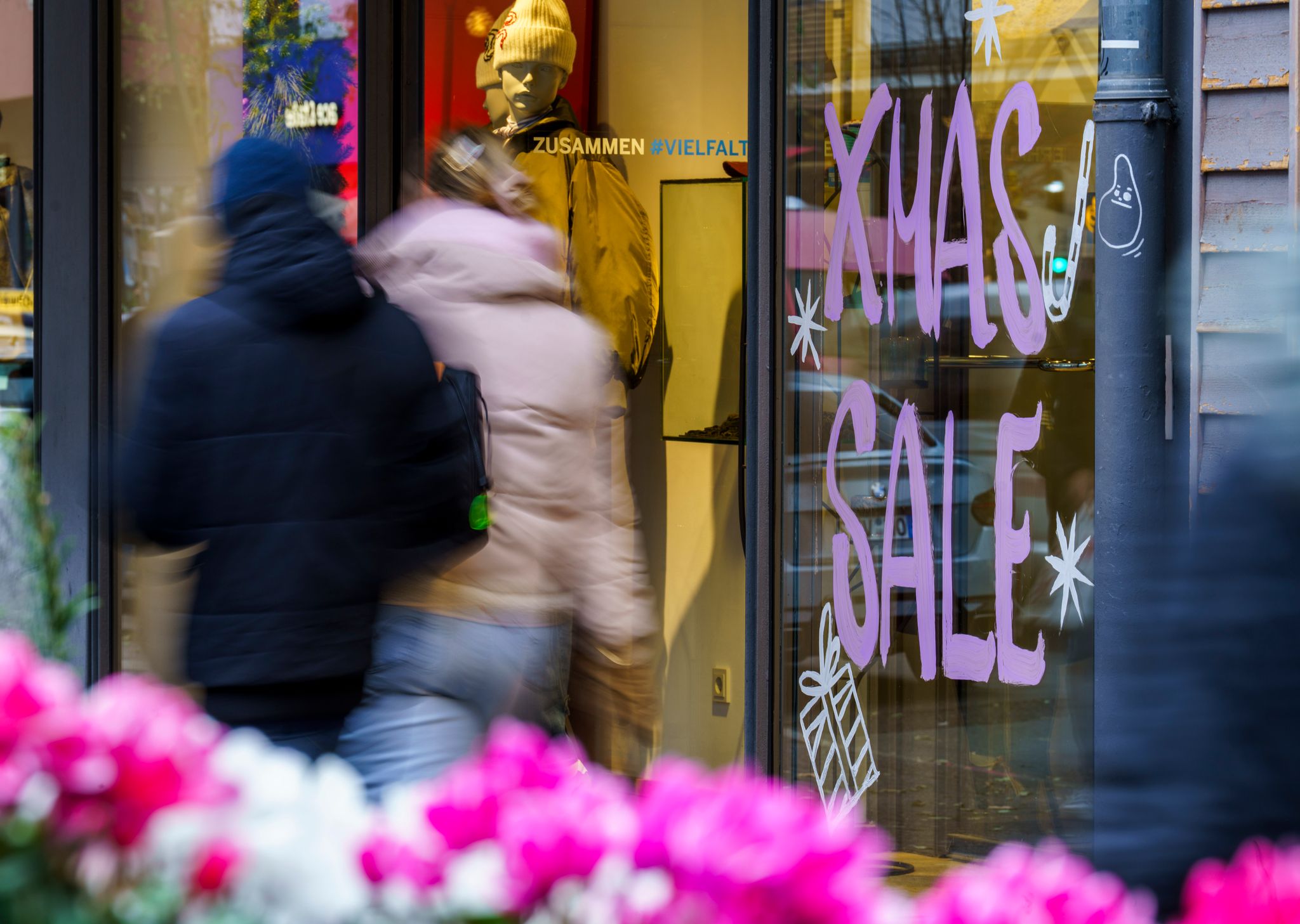 Viele Kunden schauten im Weihnachtsgeschäft stark auf Preise und Rabatte.