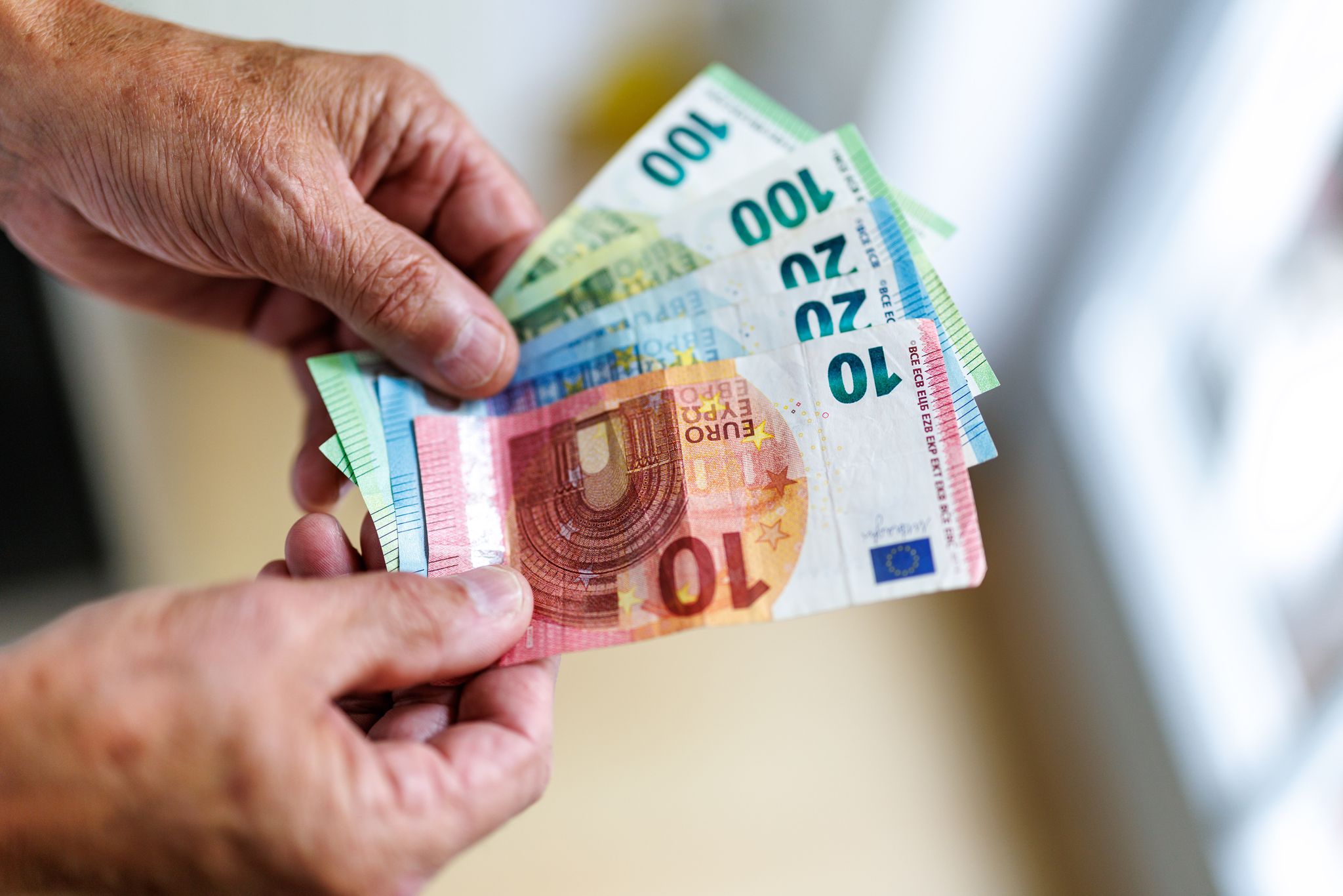 Brutto gleich netto? Nicht ganz. Aber bei der Aktivrente sind die Abzüge trotzdem vergleichsweise gering.