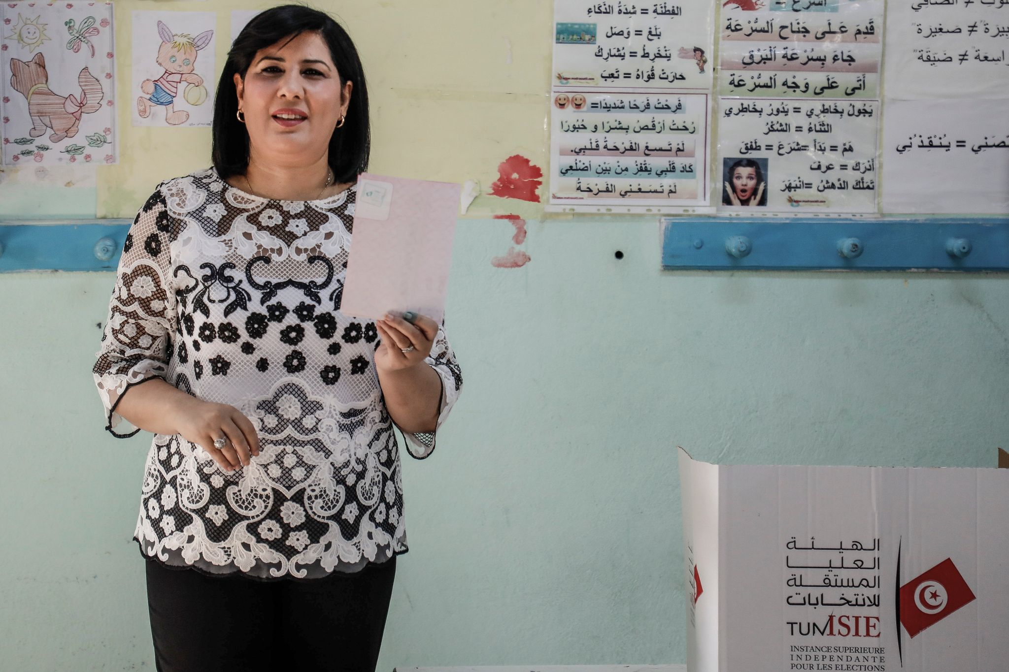 Ein tunesisches Gericht hat die prominente Oppositionspolitikerin Abir Moussi zu einer Gefängnisstrafe von zwölf Jahren verurteilt. (Archiv)