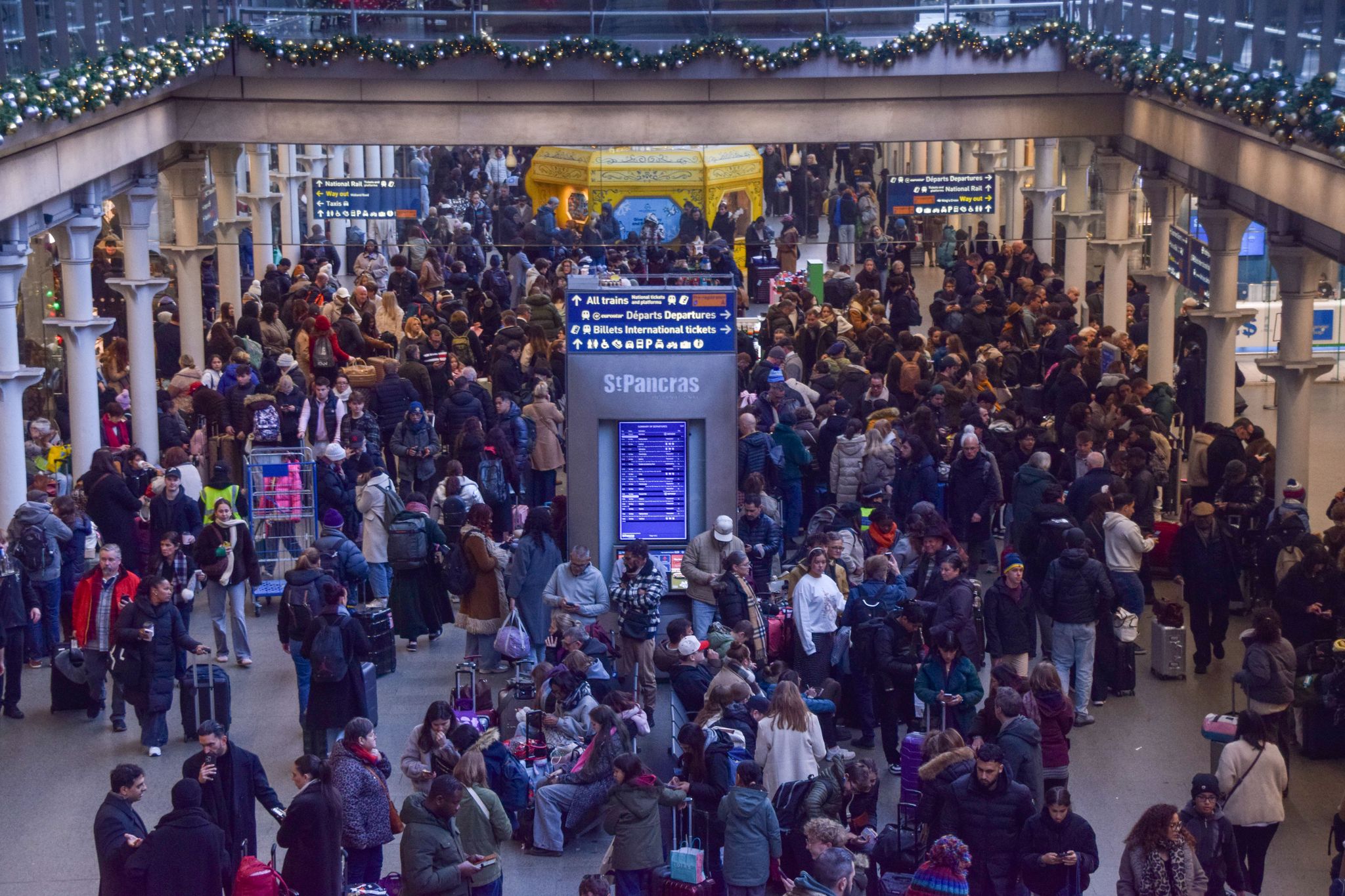 Die vorübergehende Sperrung des Eurotunnels dürfte vielen Menschen die Silvesterpläne durchkreuzt haben.