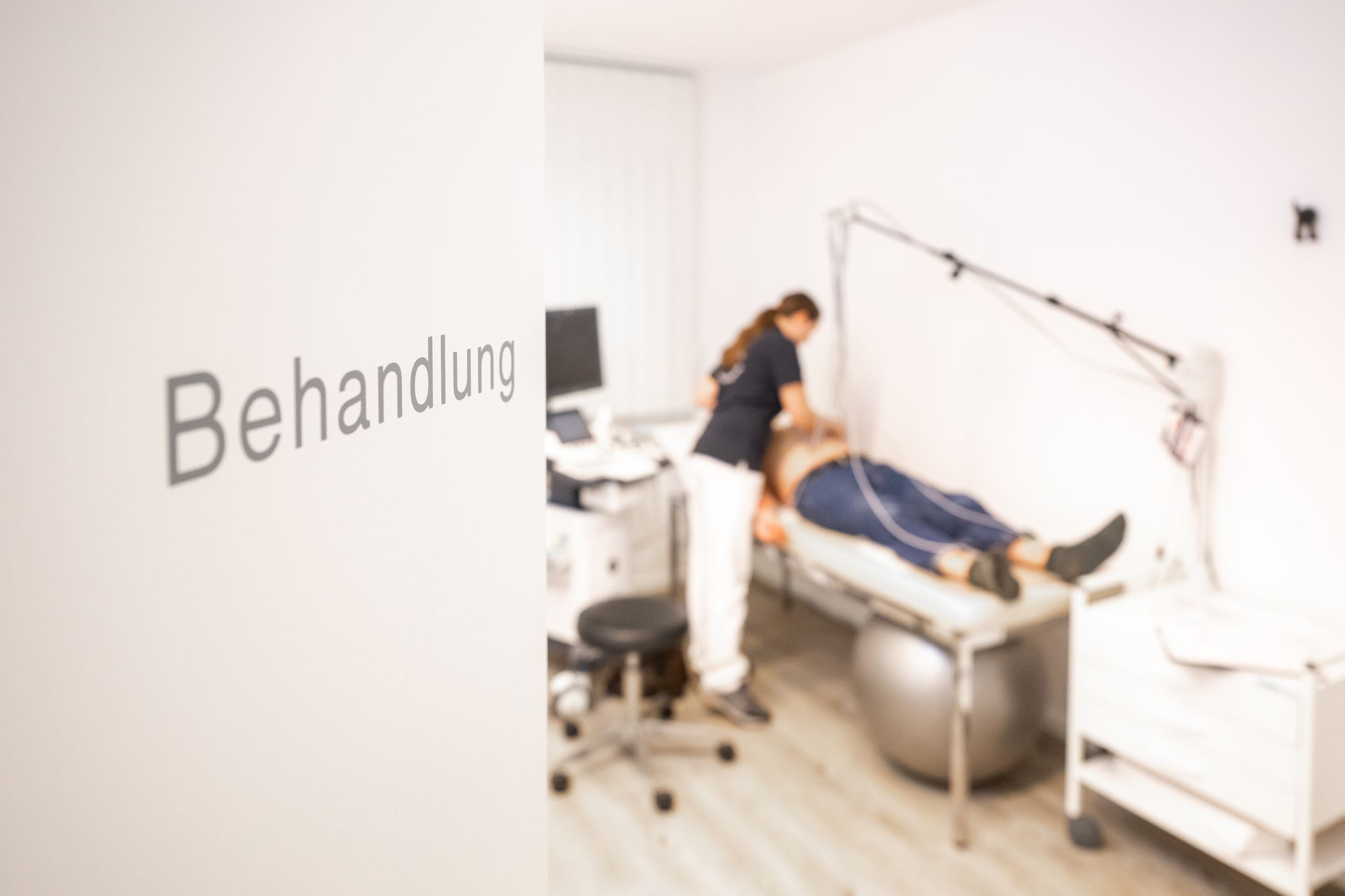 Höhere Zusatzbeiträge machen die Krankenversicherung teurer – doch lohnt es sich, die Kasse zu wechseln?