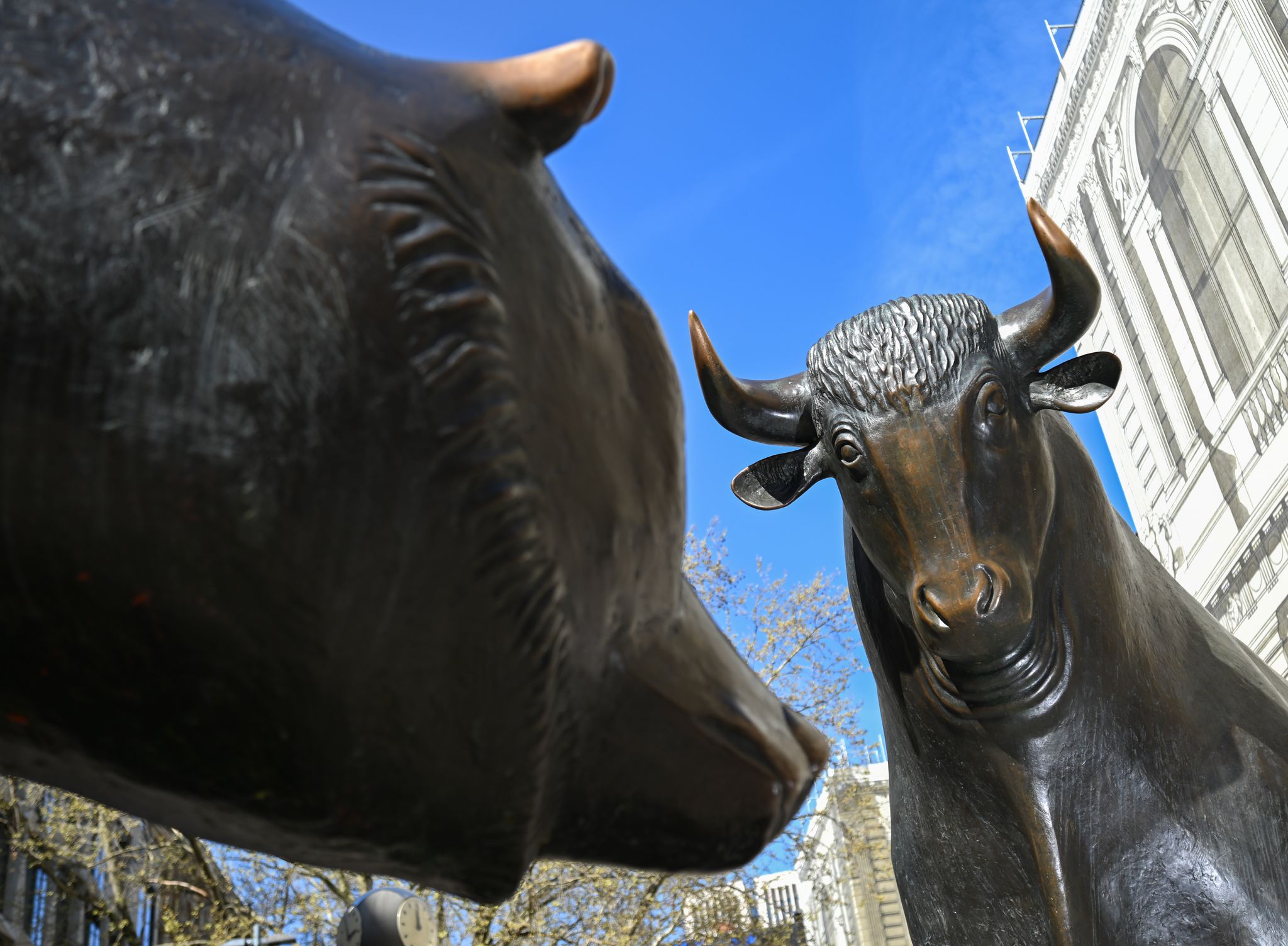 Börse in Frankfurt: Der Dax hat das beste Börsenjahr seit 2019 hingelegt (Archivbild)