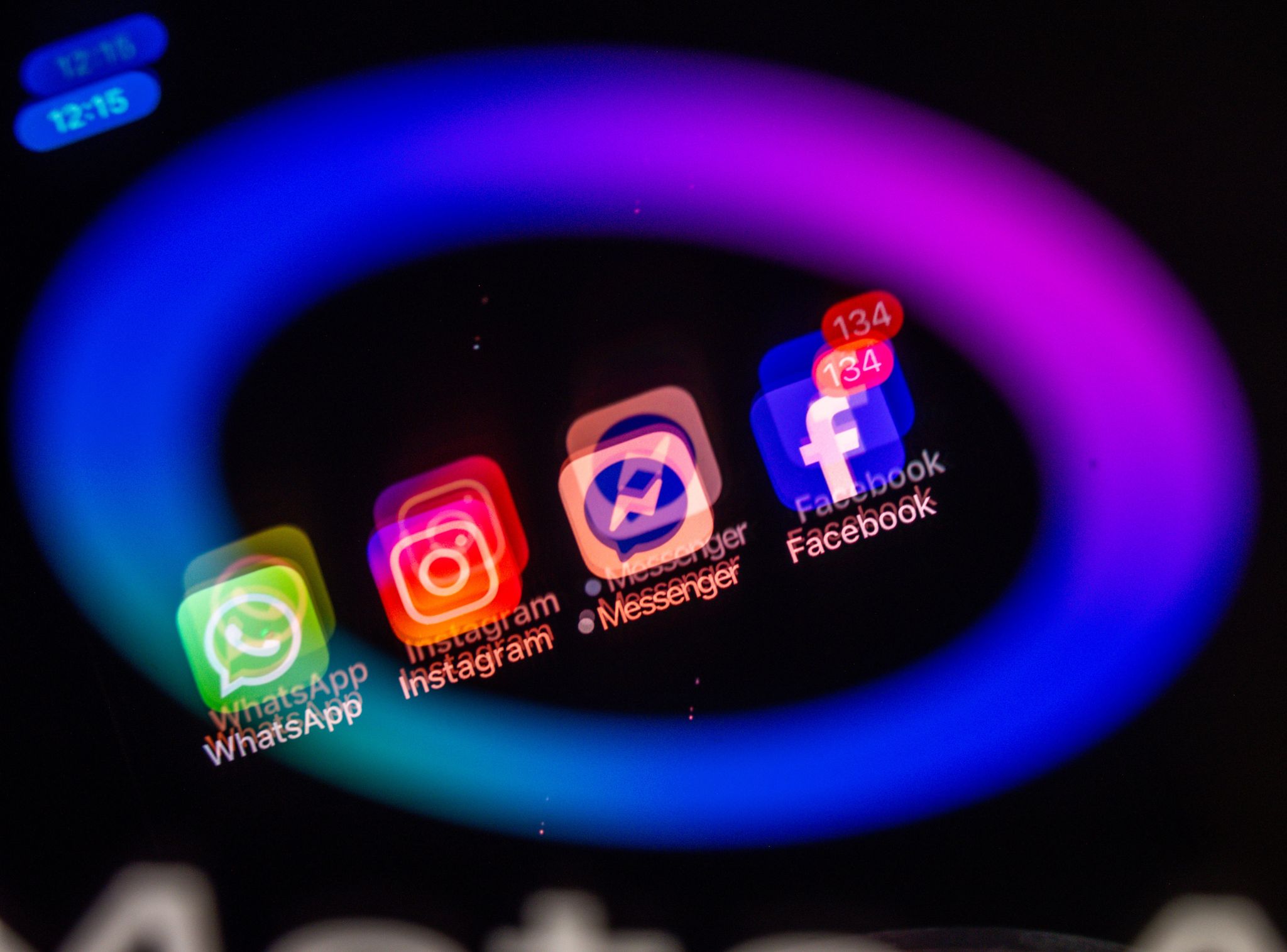 Die unrechtmäßige Datensammlung durch Meta hat zu Sammelklagen und ersten Gerichtsentscheidungen auf Schadenersatz geführt: Betroffene können sich kostenlos im Verbandsklageregister anmelden.