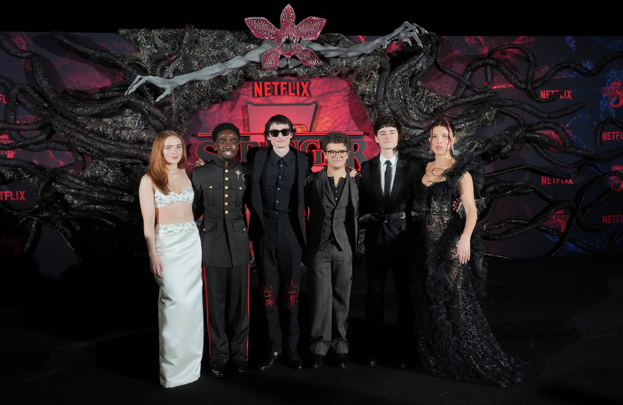 Stars der Serie «Stranger Things»: Sadie Sink, Caleb McLaughlin, Finn Wolfhard, Gaten Matarazzo, Noah Schnapp und Millie Bobby Brown im November in Los Angeles (von links nach rechts). (Archivbild)