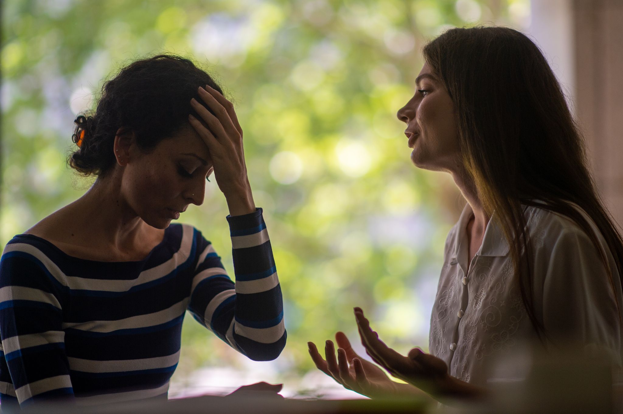 Unbedachte Bemerkungen können uns schnell emotional aufwühlen.