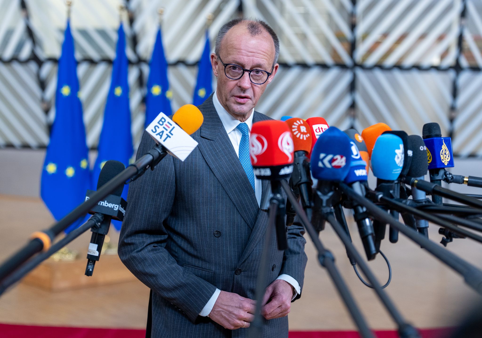 Bundeskanzler Friedrich Merz verständigte sich mit den anderen EU-Staats- und Regierungschefs auf einen Kompromiss für die weitere Finanzierung der Ukraine.