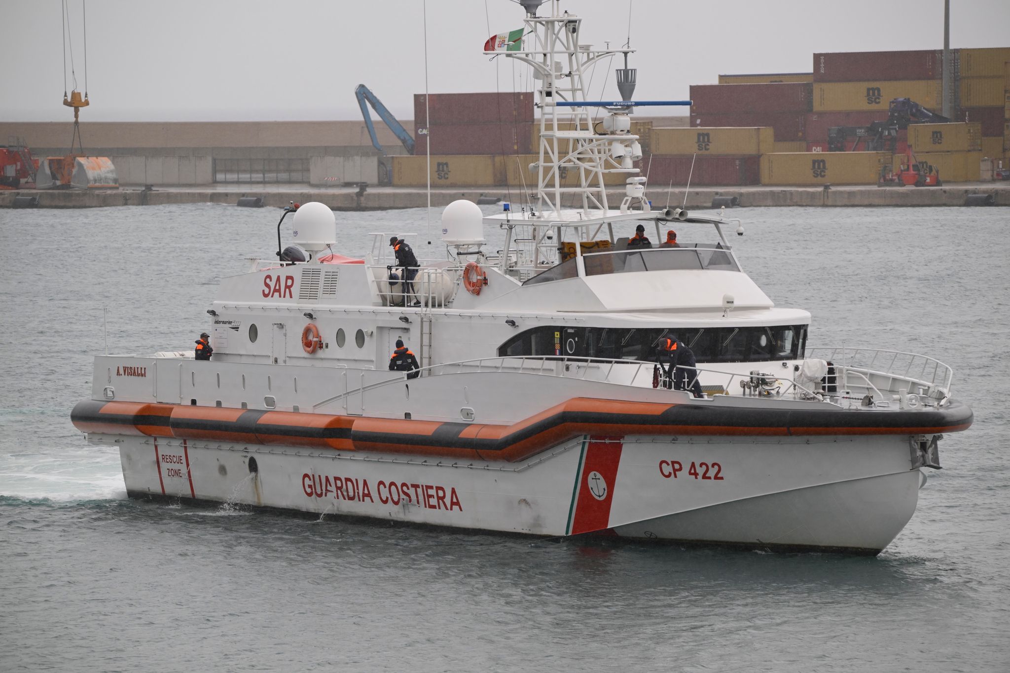 Ein Schiff der italienischen Küstenwache hat 50 Menschen  vor Lampedusa gerettet. (Archivbild)