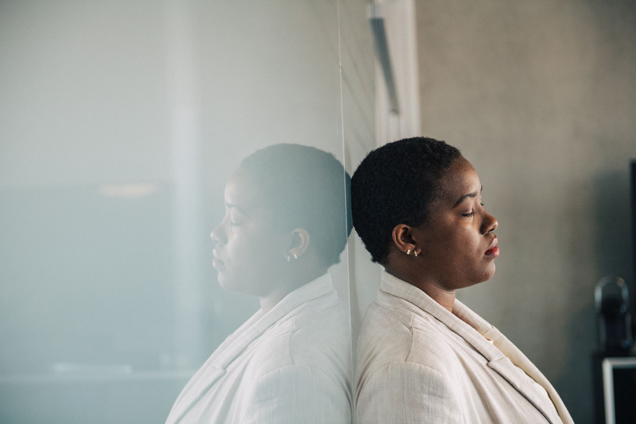 Viele Frauen erleben, dass ihre Beschwerden in der Arztpraxis nicht ernst genommen werden: Ihre Symptome werden häufig vorschnell als psychosomatisch eingestuft.