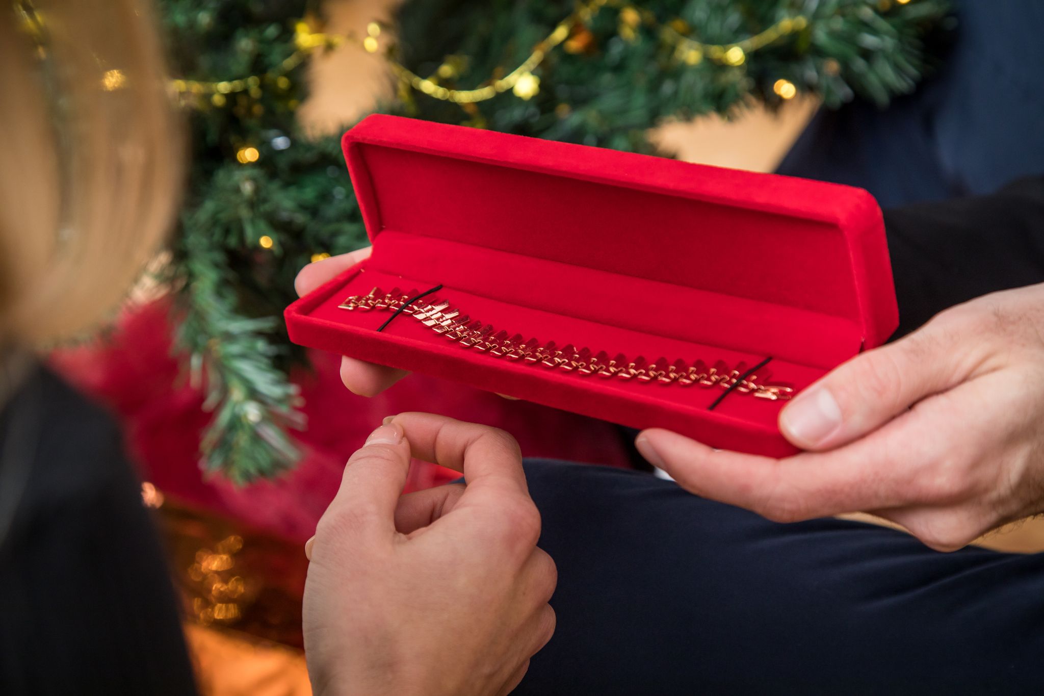 Zu teuer gibt's nicht: An Weihnachten sitzt das Geld für Geschenke oft deutlich lockerer.