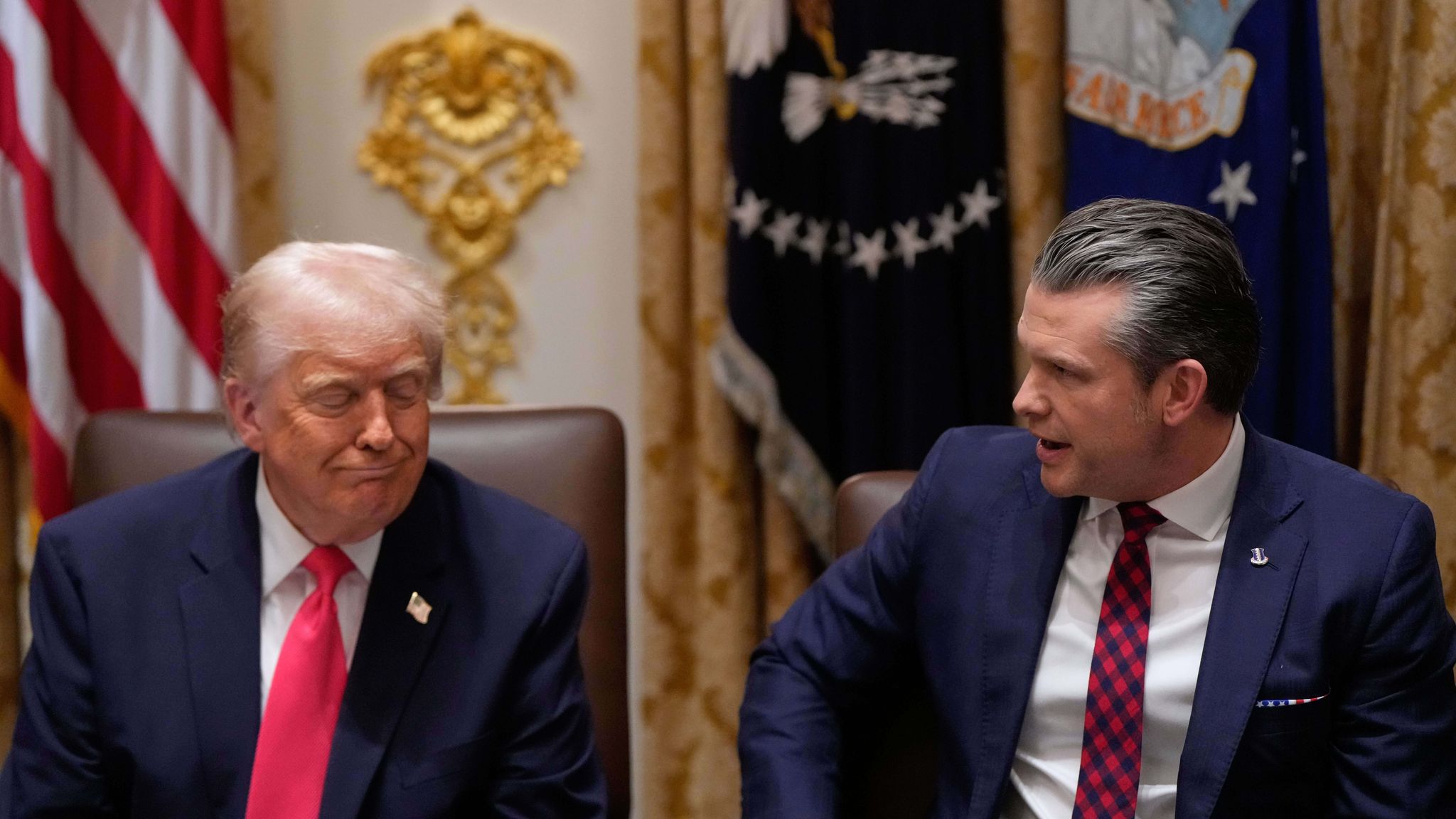 Wird Pentagon-Chef Hegseth zunehmend zur innenpolitischen Belastung für Präsident Trump? (Archivbild)
