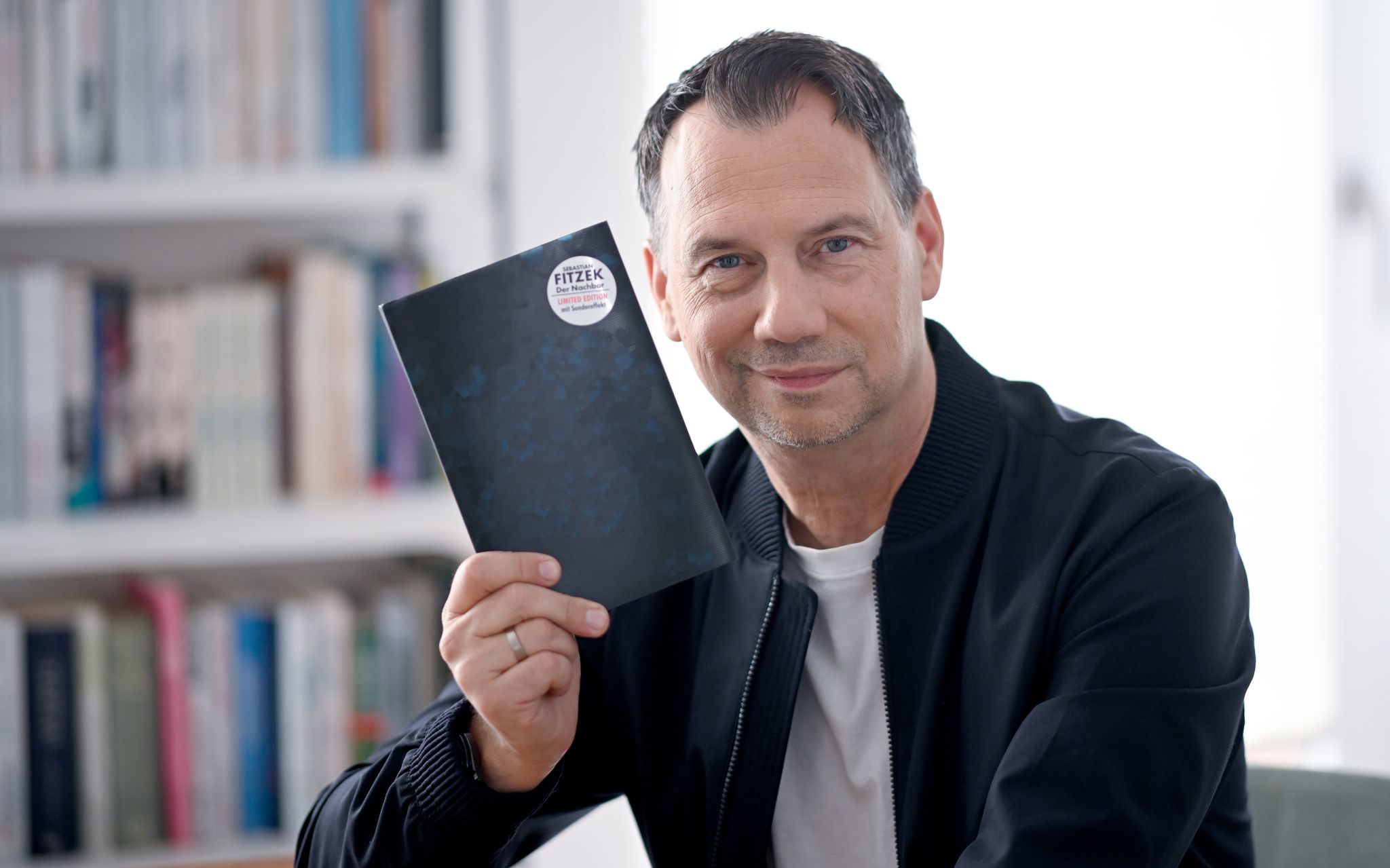 Fitzek bekommt auch selbst am liebsten Bücher geschenkt. (Archivbild)