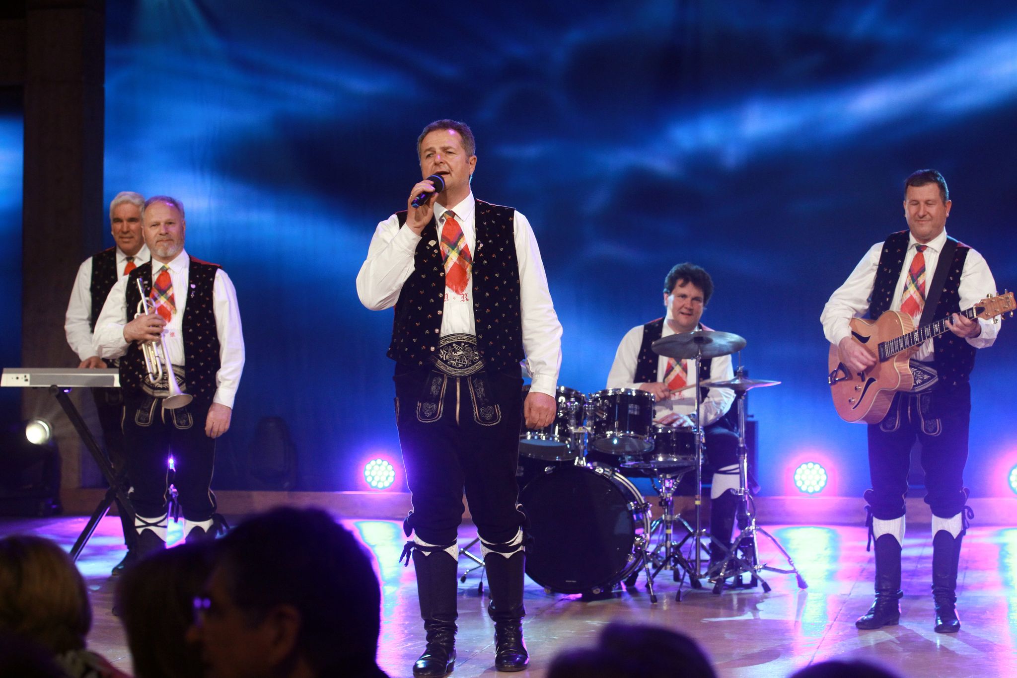 Norbert Rier (Mitte) muss sich von einer OP erholen - und wir zeitweise ersetzt. (Archivbild)