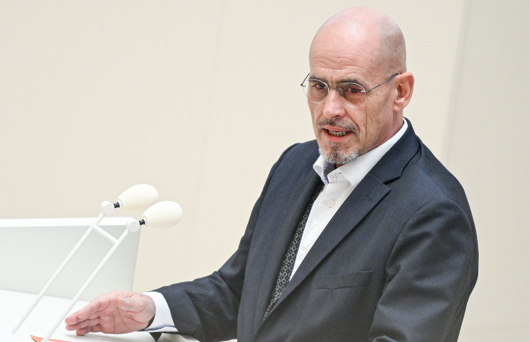 Brandenburgs BSW-Fraktionschef Niels-Olaf Lüders kündigt an, dass seine Fraktion bei einem Antrag zur Auflösung des Parlaments mit der AfD-Fraktion stimmen will (Archivbild).