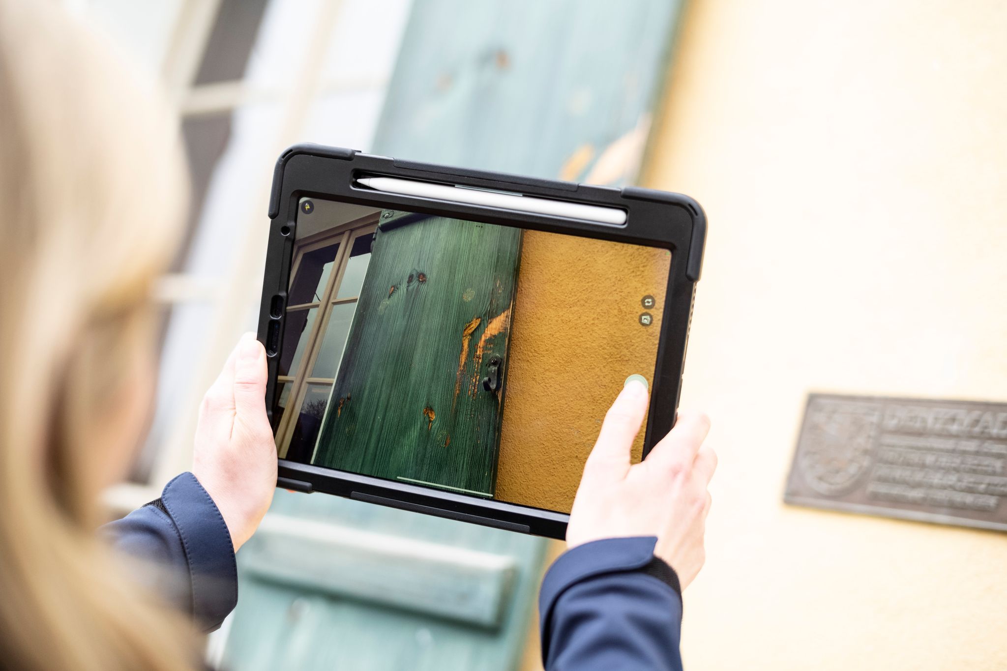 Eine sorgfältige Dokumentation der Schäden und Reparaturen ist für den steuerlichen Abzug unerlässlich: Rechnungen, Fotos und Zahlungsbelege sichern den Nachweis.