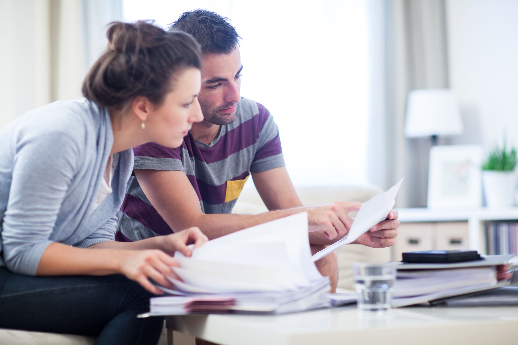 Viele Versicherungsbeiträge werden im Januar fällig: Der Jahresstart ist ein guter Zeitpunkt, um den eigenen Versicherungsschutz zu überprüfen.