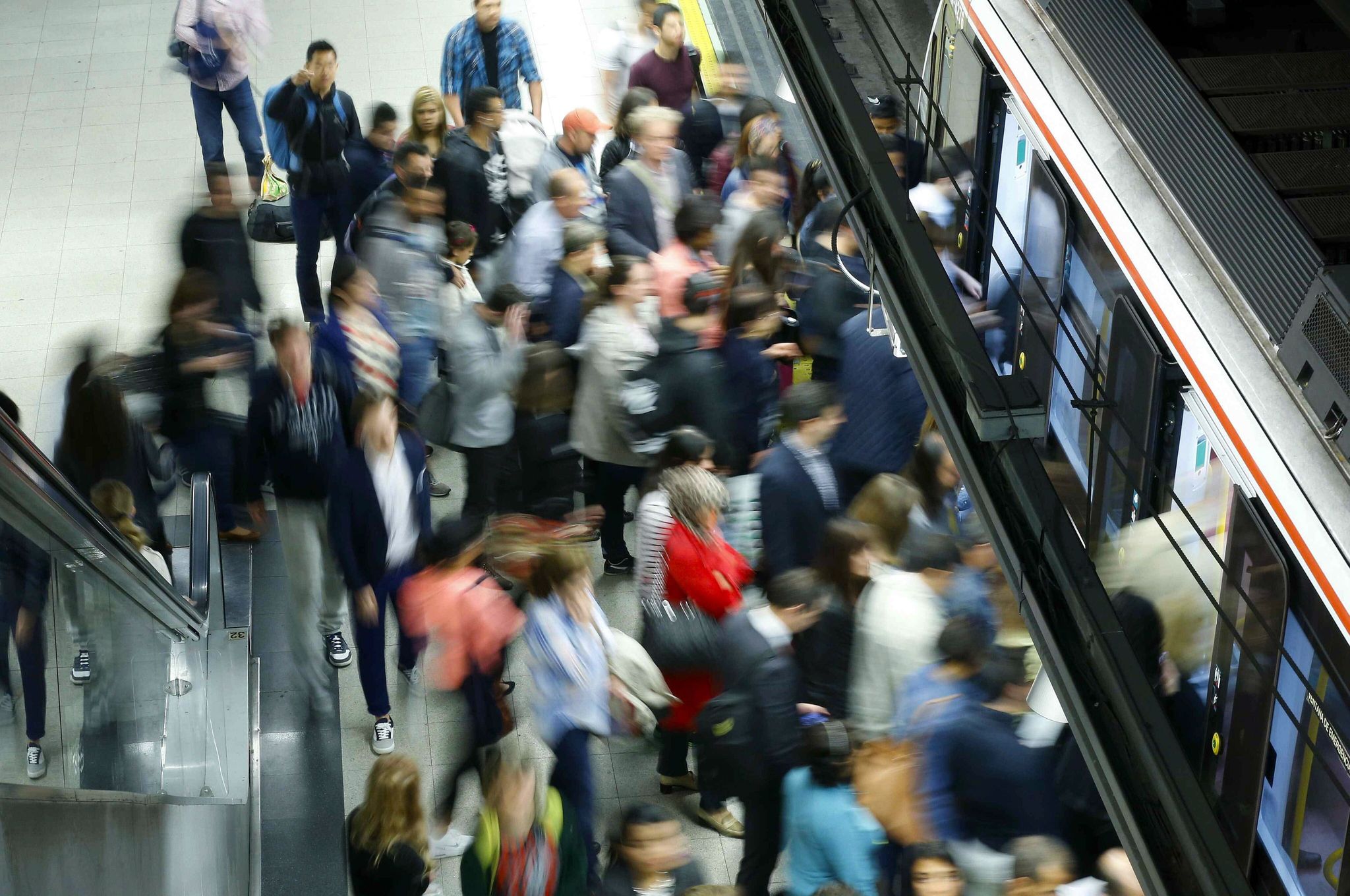 Bei Menschen, die von Klaustrophobie betroffen sind, löst eine rappelvolle U-Bahn schnell mal eine Panikattacke aus.