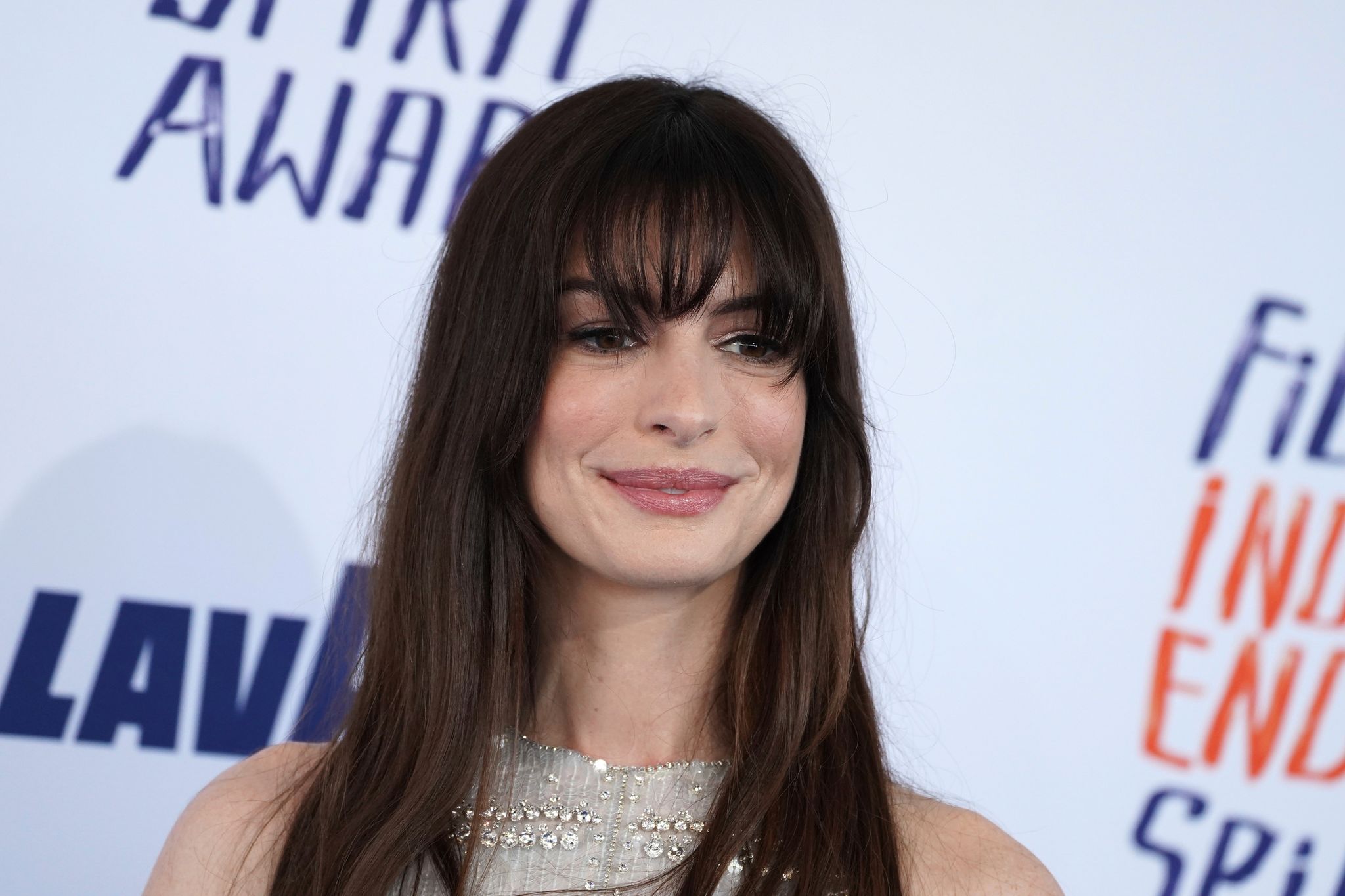 Anne Hathaway spielt in der romantischen Komädie «Als du mich sahst» mit.