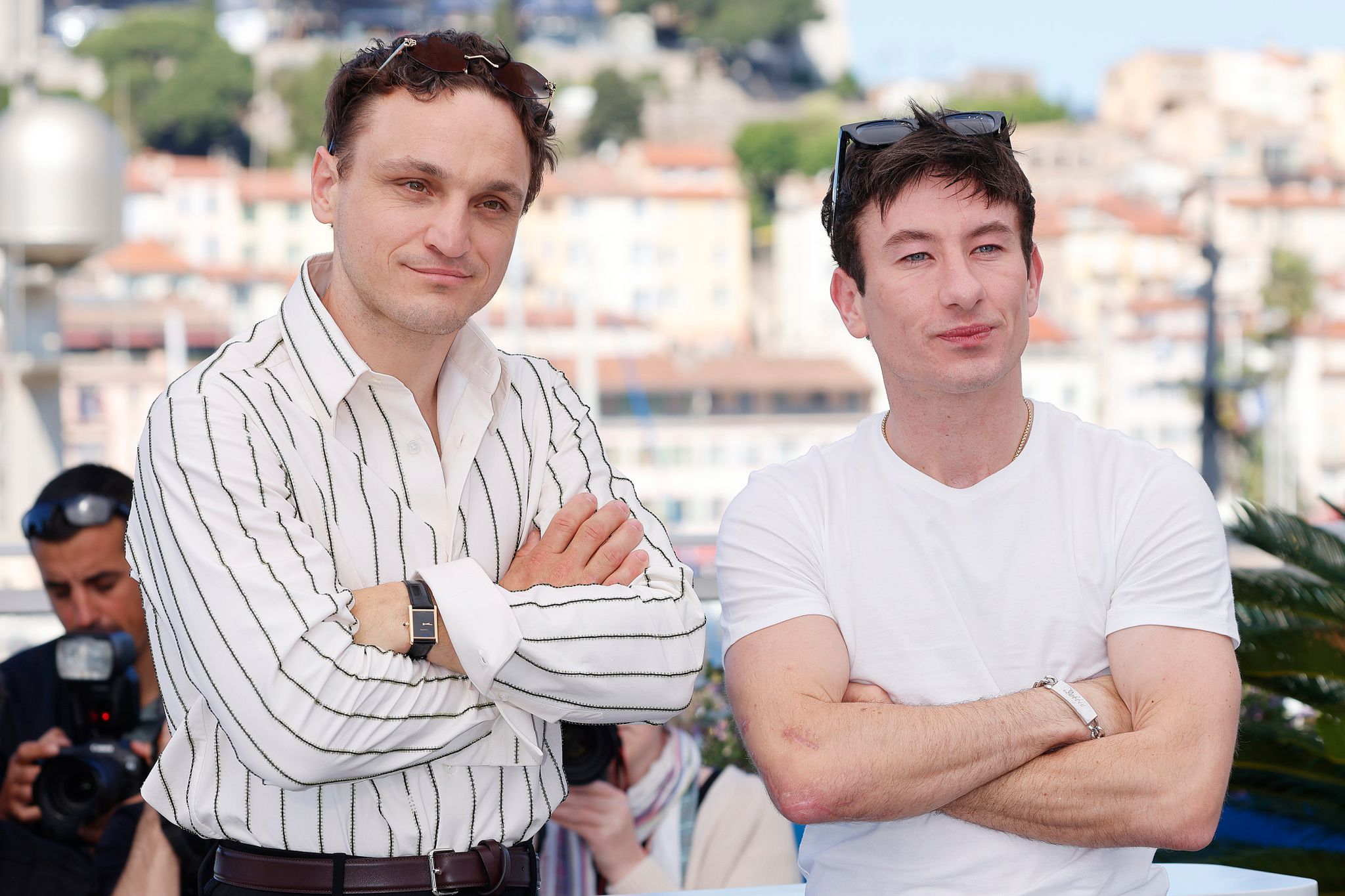 Barry Keoghan (r) und Franz Rogowski stellen ihren Film «Bird» in Cannes vor.
