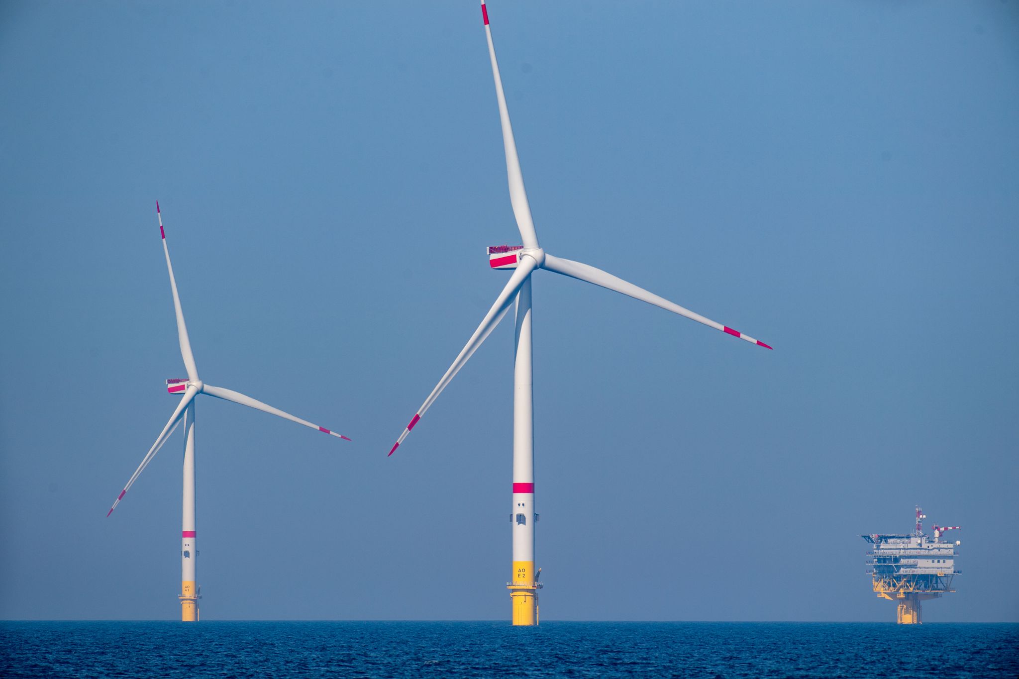 Die Nachfrage nach Offshore-Windrechten steigt. Rund 120 Kilometer nordwestlich von Helgoland sollen zwei neue Windparks entstehen.