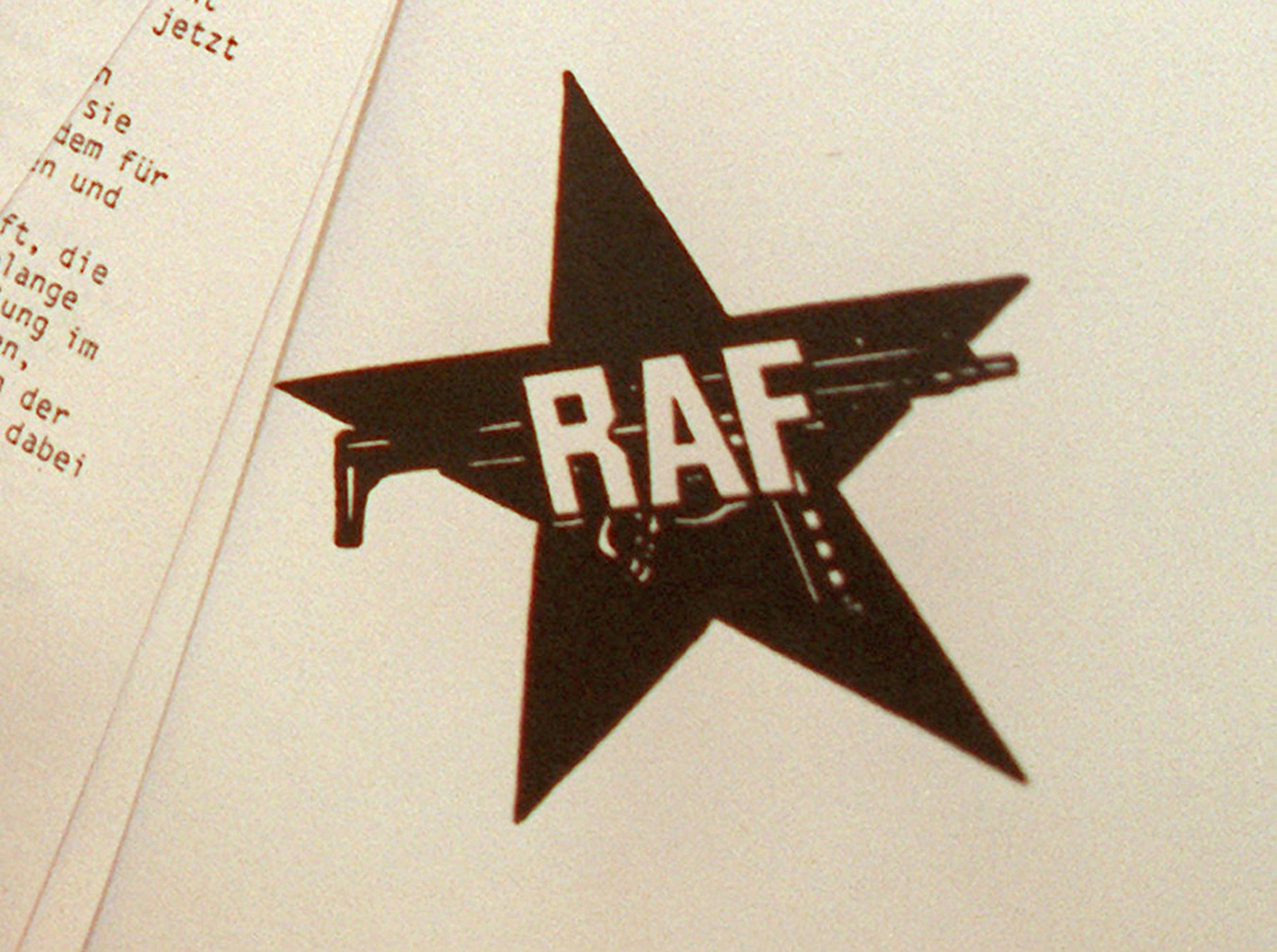 Mit ihrem bewaffneten Kampf und dem Konzept einer angeblichen Stadtguerilla verglich sich die RAF mit weltweiten Befreiungsbewegungen.