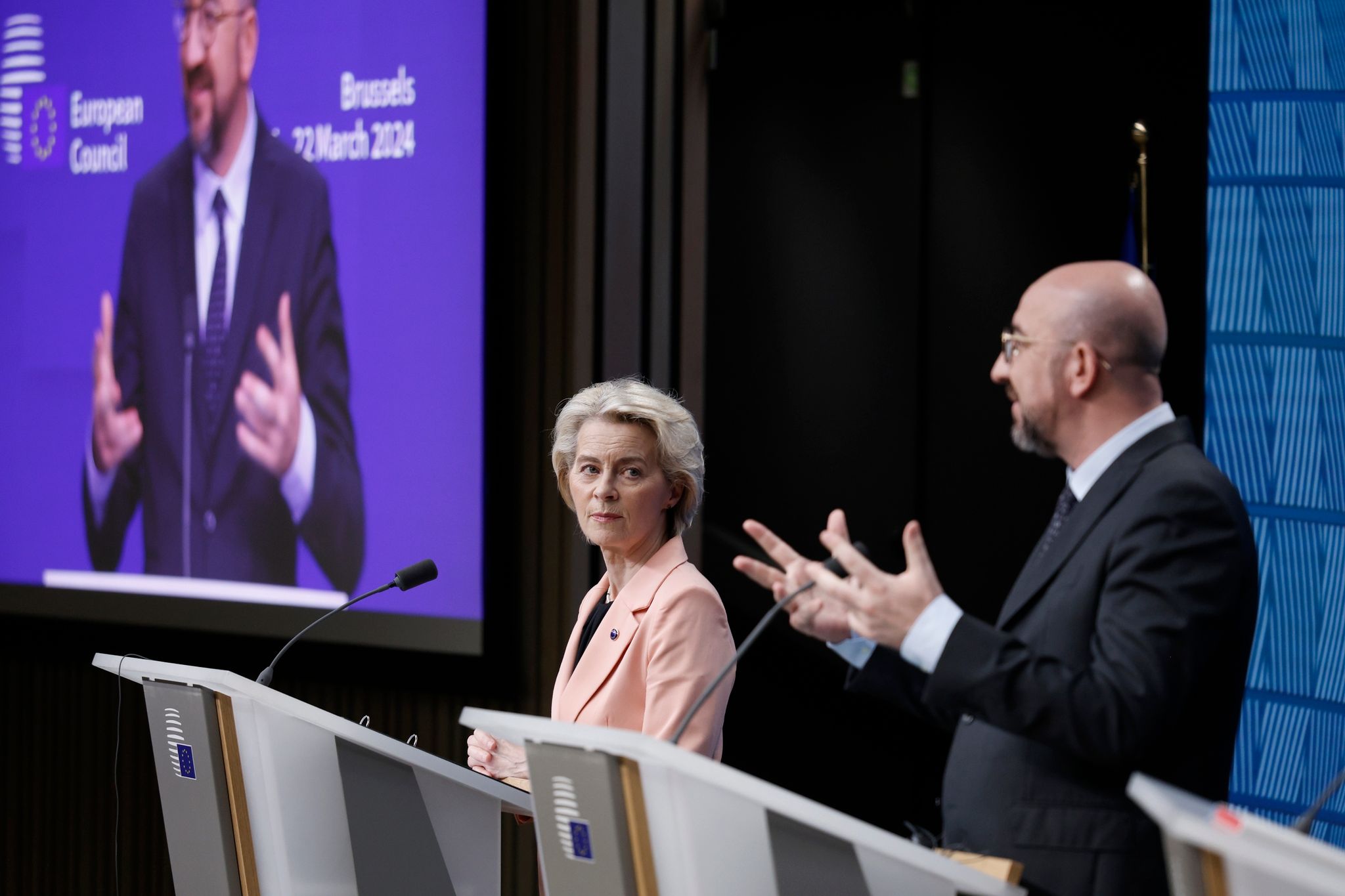 Der Präsident des Europäischen Rates, Charles Michel (r) und die Präsidentin der Europäischen Kommission, Ursula von der Leyen. Angesichts der dramatischen Notlage im Gazastreifen fordern die EU-Staaten eine sofortige Feuerpause.