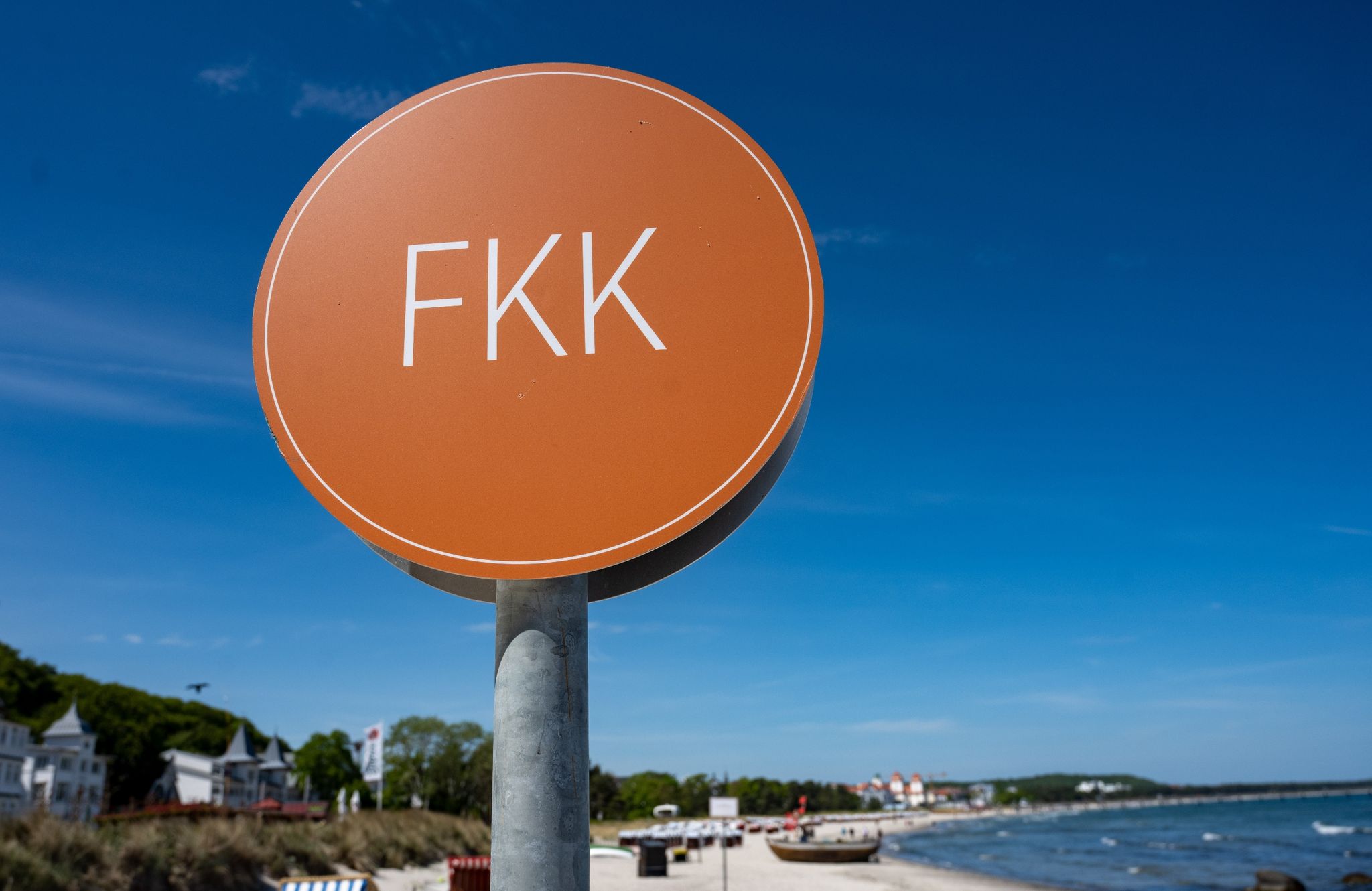 Ein FKK-Strand auf der Insel Rügen: Die Freikörperkultur hat gerade im Osten Deutschlands eine lange Tradition, Vereine sind dort aber rar gesät - zumindest laut Angaben des Deutschen Verbands für Freikörperkultur.