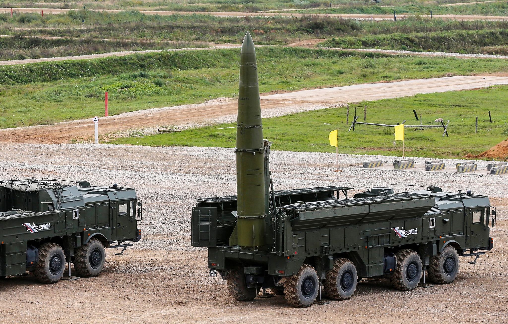 Eine «Iskander-M»-Rakete wird während einer Demonstration des Internationalen Militärtechnischen Forums «ARMY-2016» im «Patriot»-Park der russischen Streitkräfte auf den Abschuss vorbereitet.