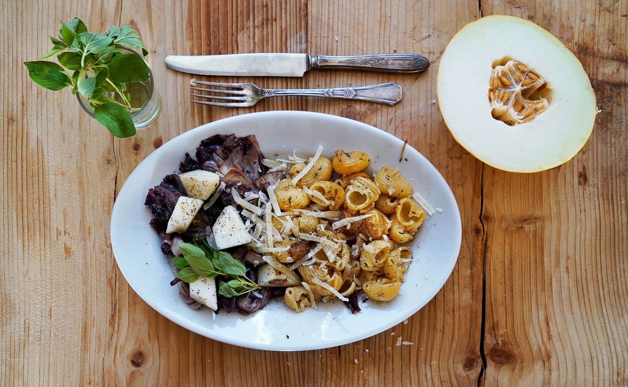 Geschmorter Radicchio mit Honigmelone und Pipe Rigate | Courage Lounge ...
