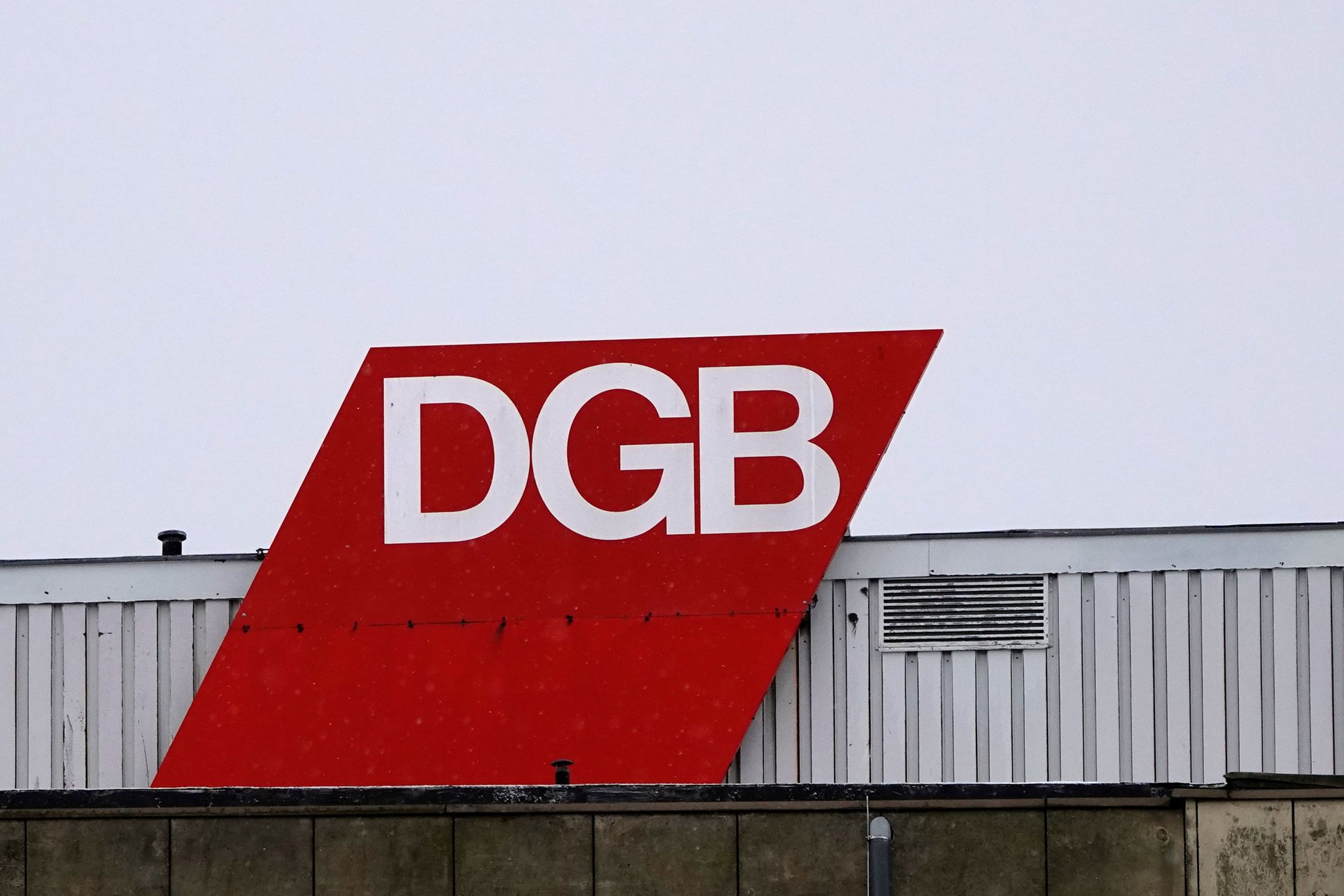 Nach Angaben des DGB wurden im vergangenen Jahr mehr als 1,3 Milliarden Überstunden geleistet, weit mehr als die Hälfte davon unbezahlt.