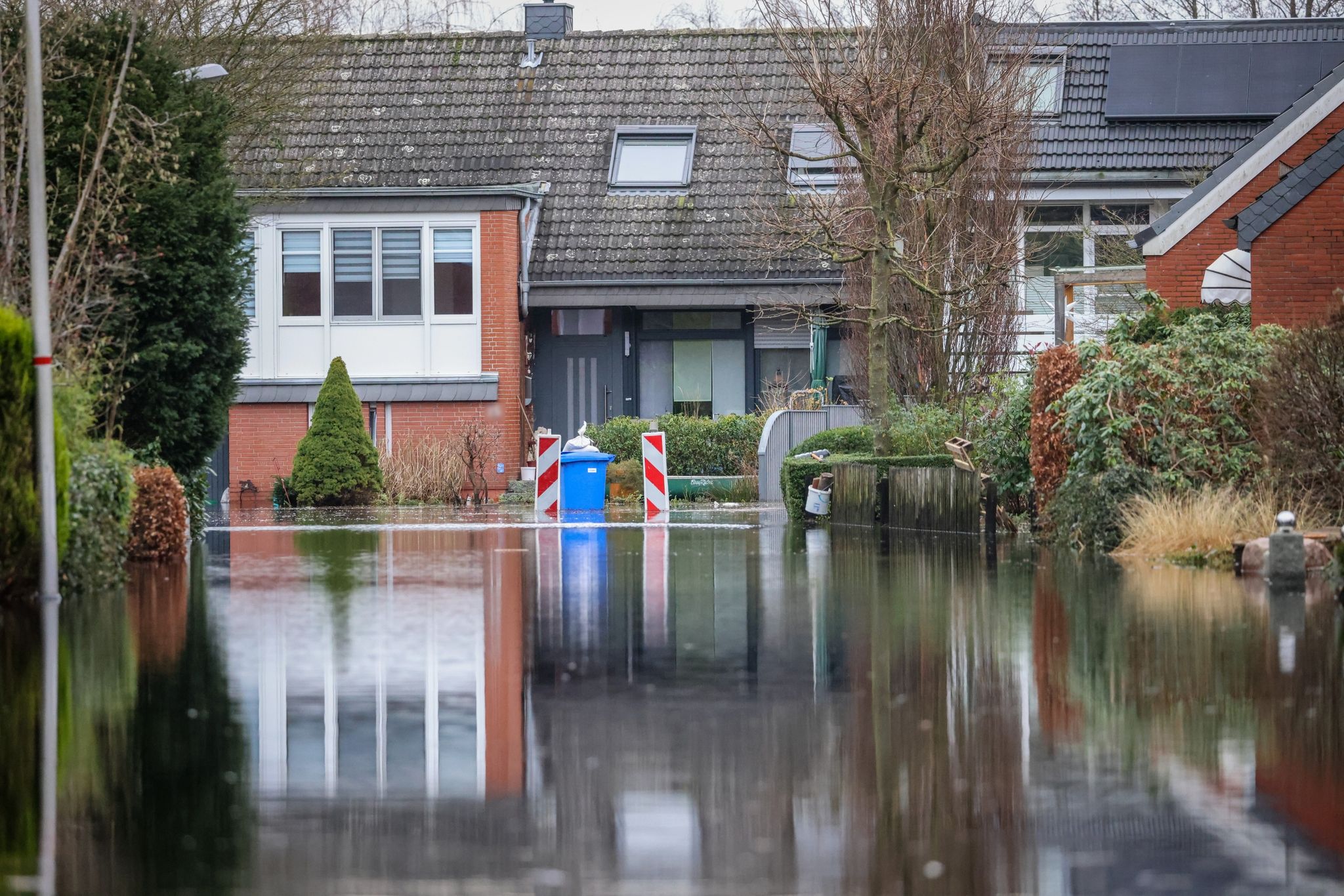 Nach anhaltendem Dauerregen und Hochwasser sind schnelle Maßnahmen gefragt.