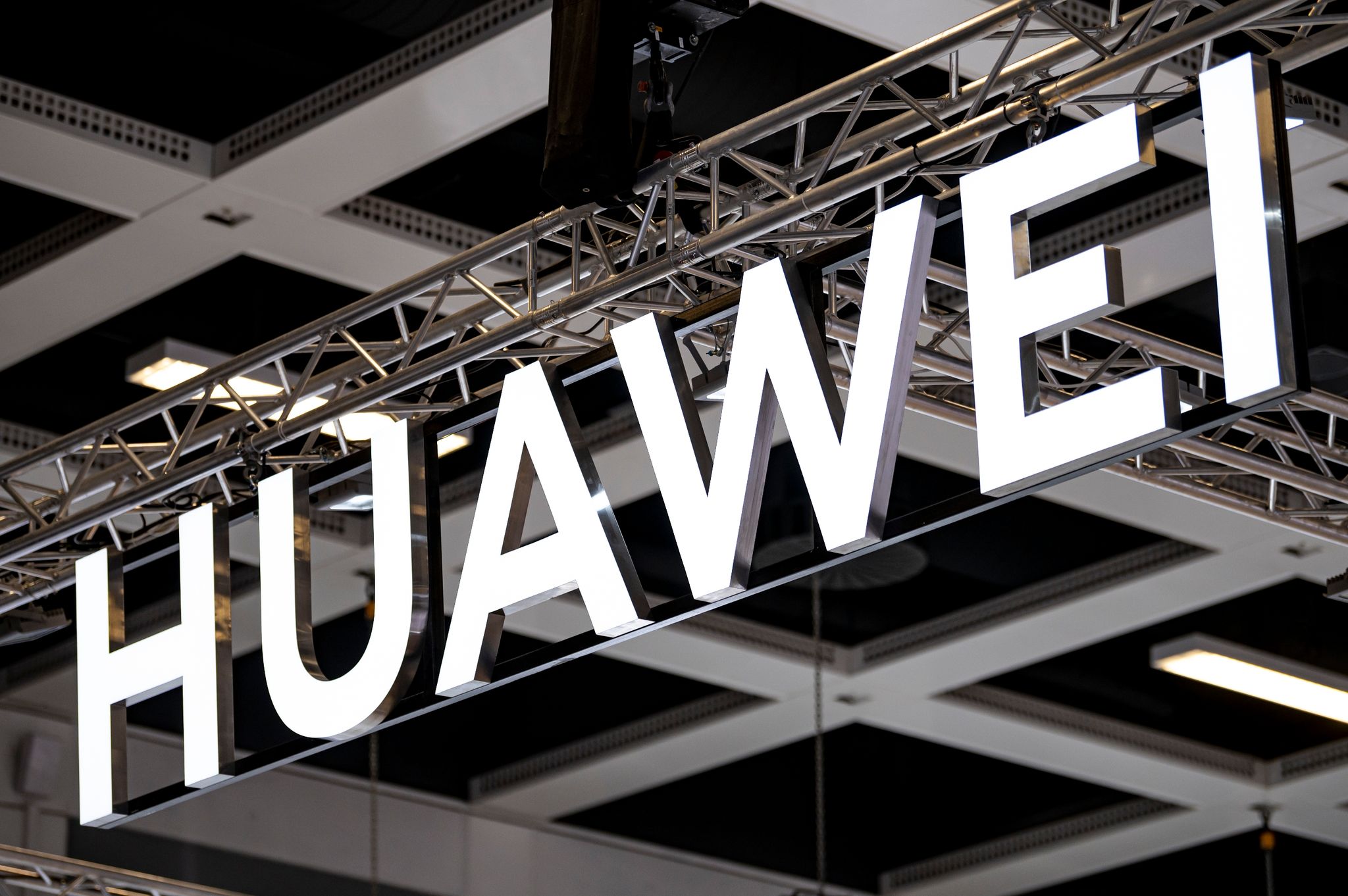 Bei Verbrauchern in Deutschland ist Huawei vor allem für Smartphones bekannt.