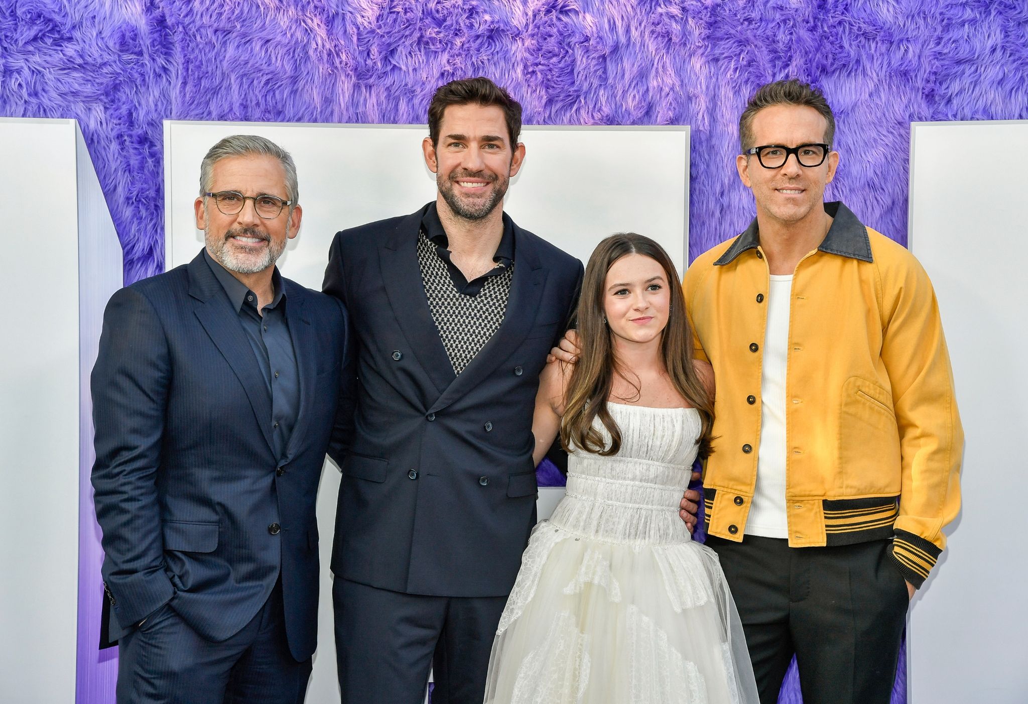 Steve Carell (l-r) John Krasinski, Cailey Fleming und Ryan Reynolds bei der Premiere von «IF: Imaginäre Freunde» in New York.