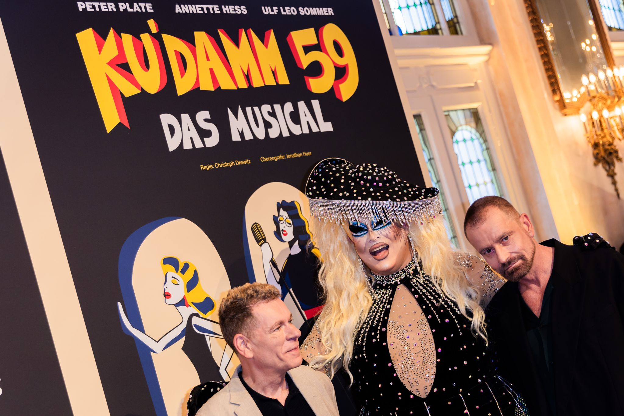 Das dreistündige Stück «Ku'damm 59 - Das Musical» wurde von Autorin Annette Hess und dem durch Rosenstolz bekannten Songschreiber-Team Ulf Leo Sommer und Peter Plate entwickelt.