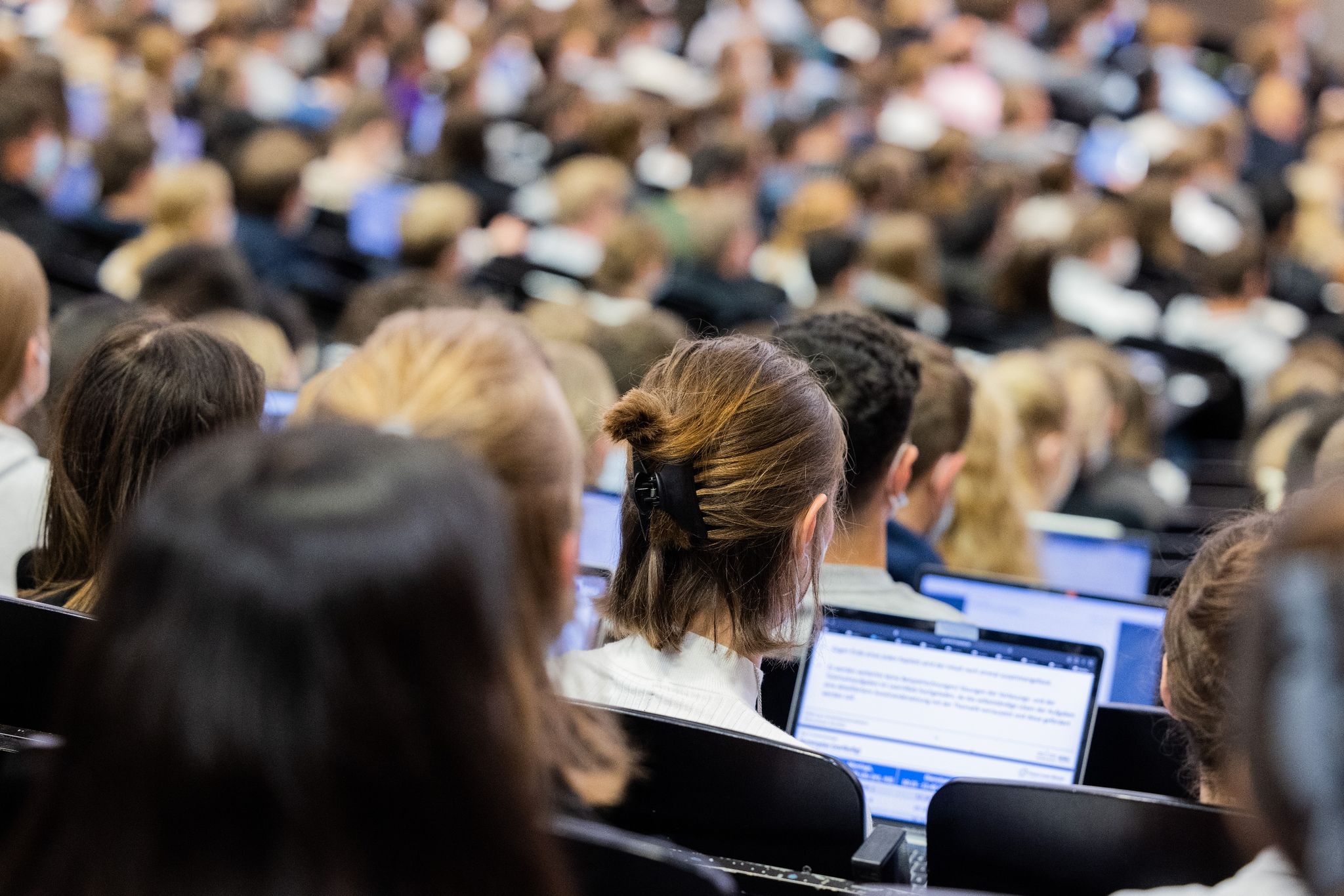 Für die Politik ist die Energiepreispauschale für Studierende ein Erfolg, obwohl weniger Berechtigte sie beantragt haben, als angenommen: «Nicht alle Studierende oder Fachschüler sind arm und auf Hilfen angewiesen», sagt FDP-Politikerin Ria Schröder.