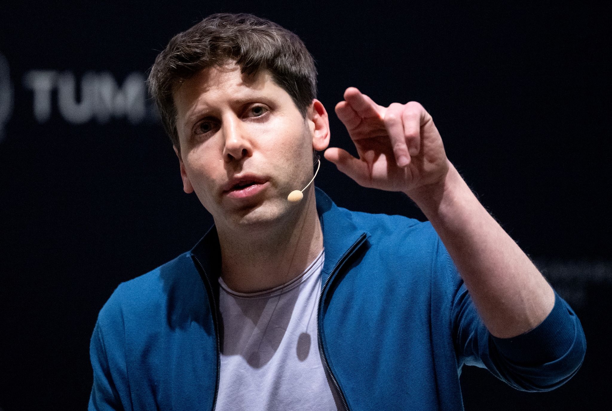 Sam Altman, Geschäftsführer (CEO) von OpenAI und Erfinder der KI-Software ChatGPT, nimmt an der Technische Universität München (TUM) an einer Podiumsdiskussion teil.