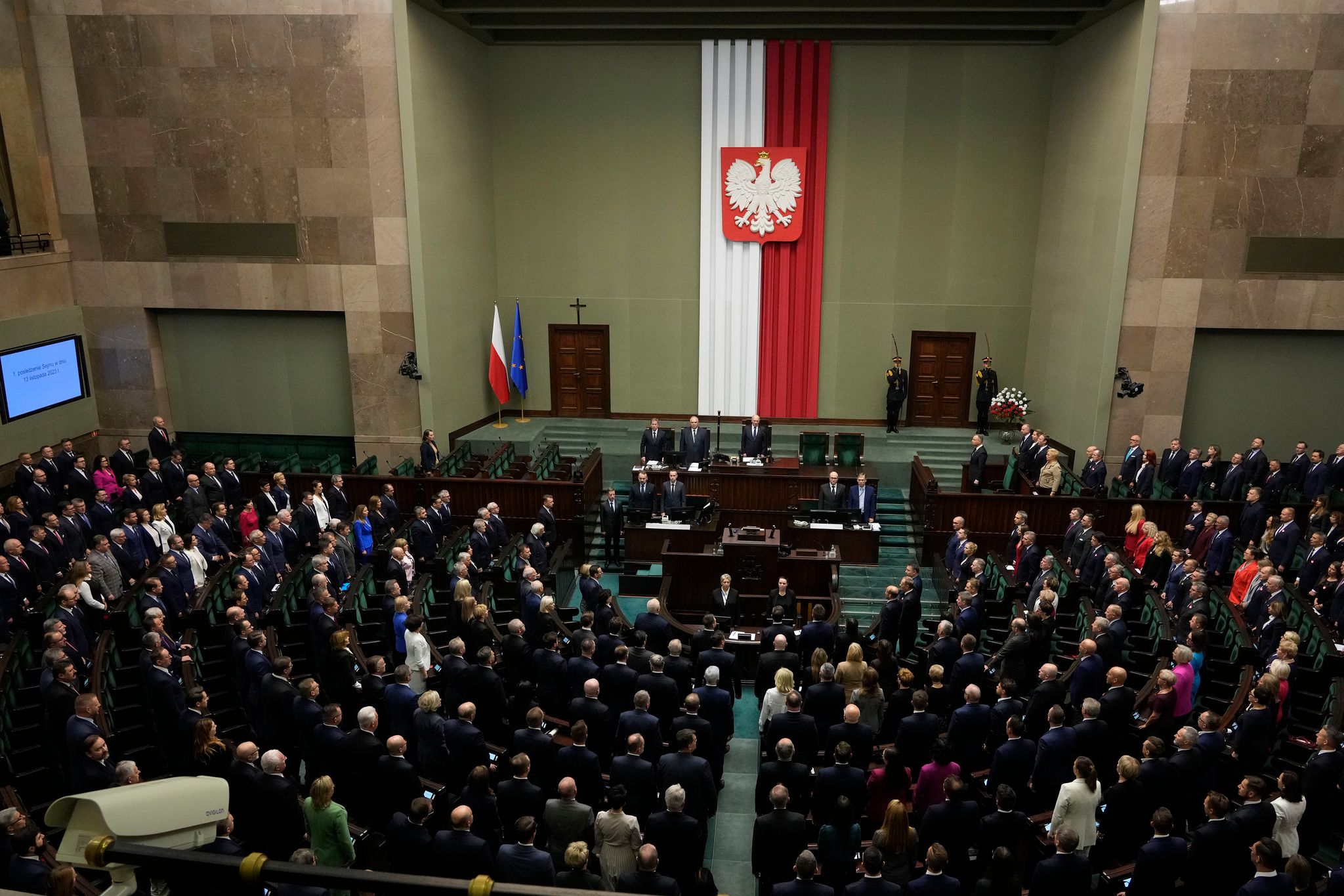 Neugewählte Mitglieder des polnischen Parlaments während der ersten Sitzung des Unterhauses (Sejm).