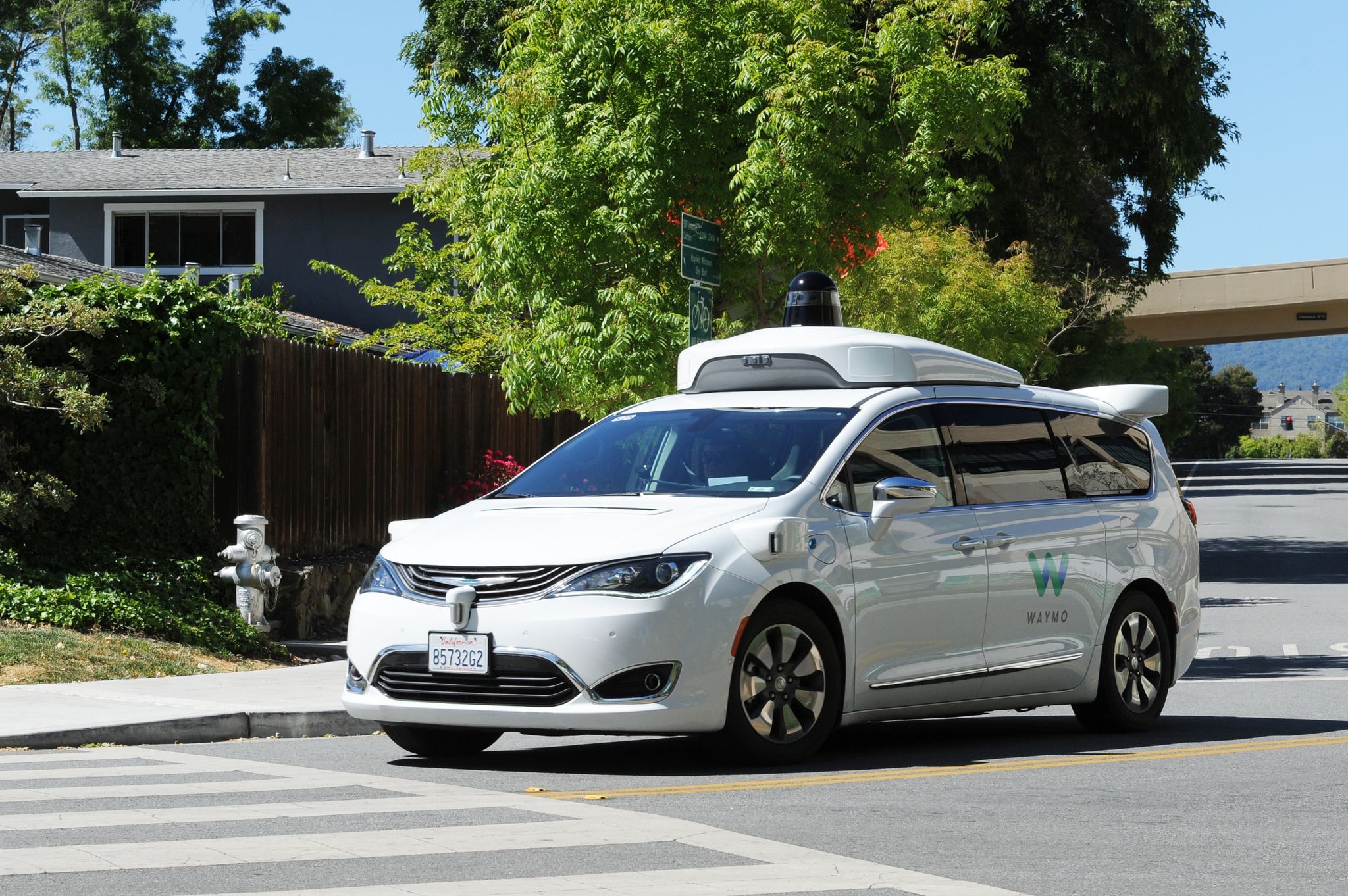 Ein selbstfahrendes Auto der Google-Schwesterfirma Waymo bei einer Testfahrt in Kalifornien.