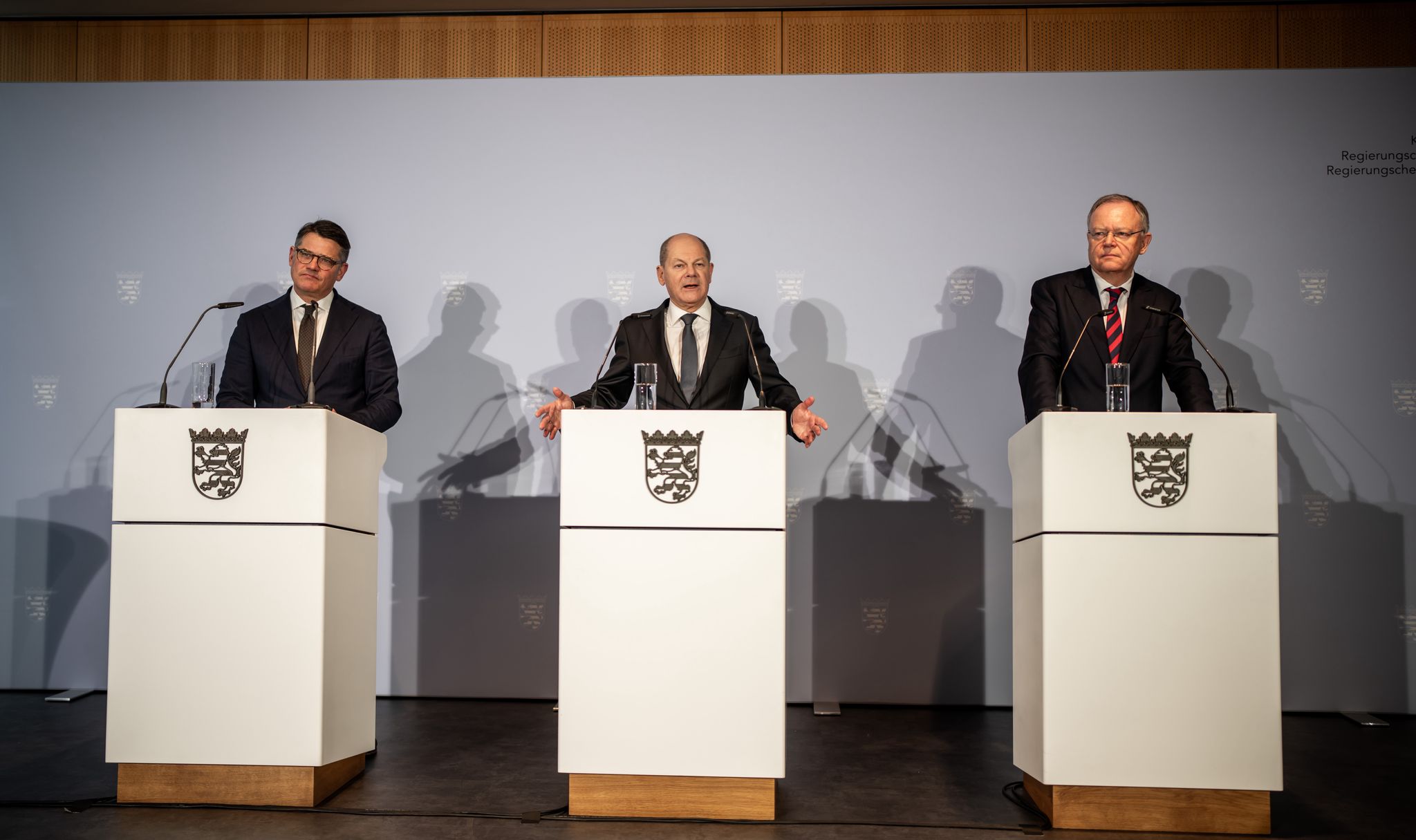 Die Ministerpräsidenten der Länder kommen heute mit Scholz zu turnusmäßigen Beratungen zusammen, bei denen die Migrationspolitik im Mittelpunkt stehen wird.