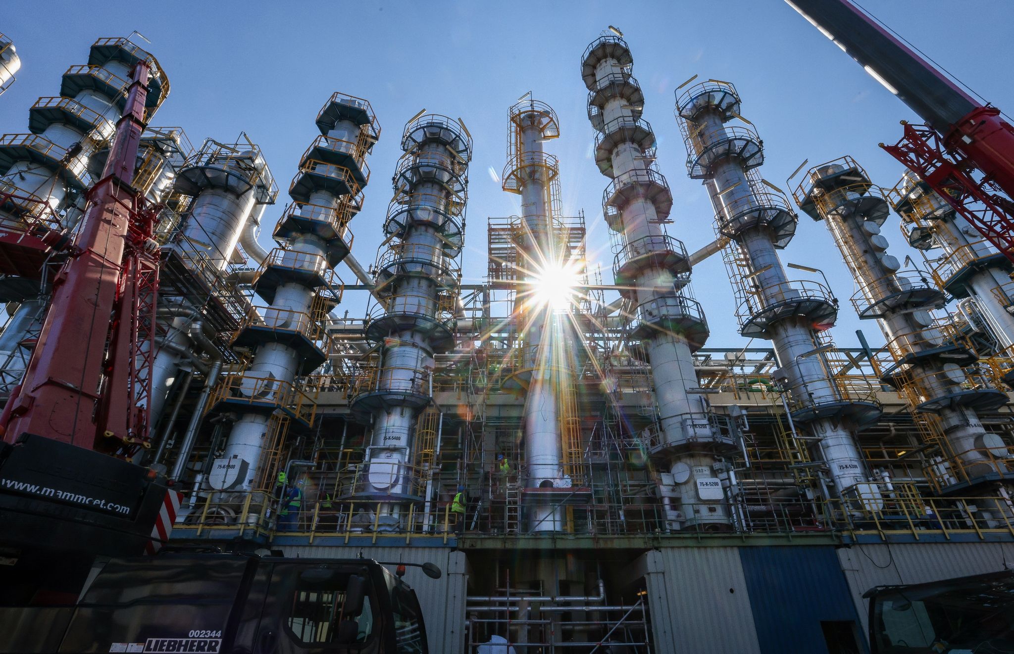 Der Verband der Chemischen Industrie warnt: Wenn es bezüglich eines Industriestrompreises keine kurzfristigen Lösungen gebe, müsse man sich über zukünftige Themen keine Gedanken mehr machen.
